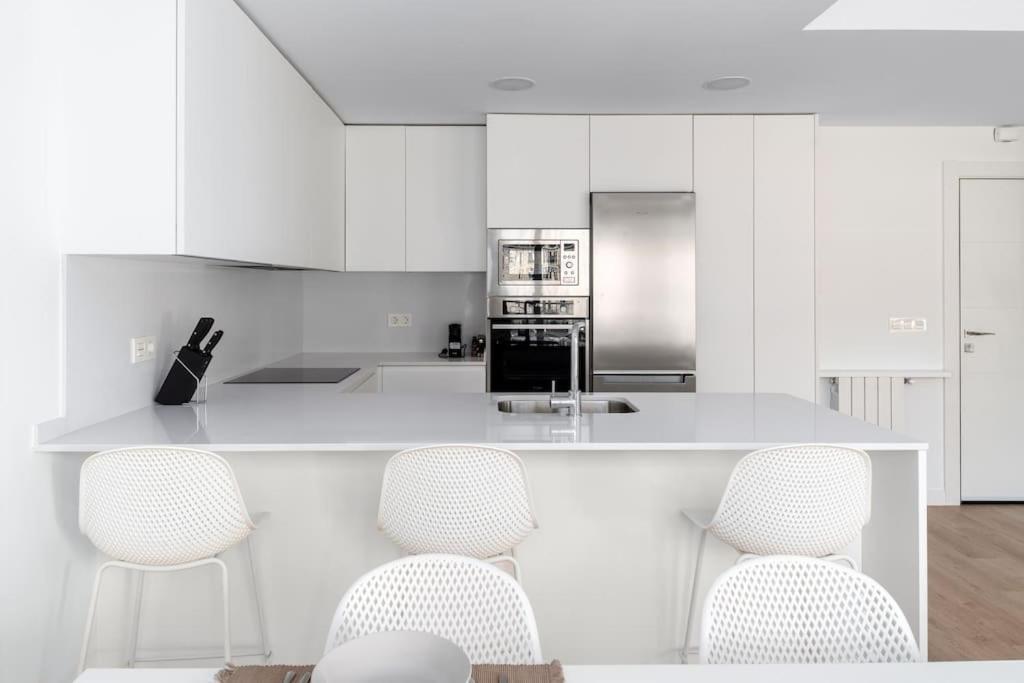 Bright With A/c, Parking Optional Apartment San Sebastian