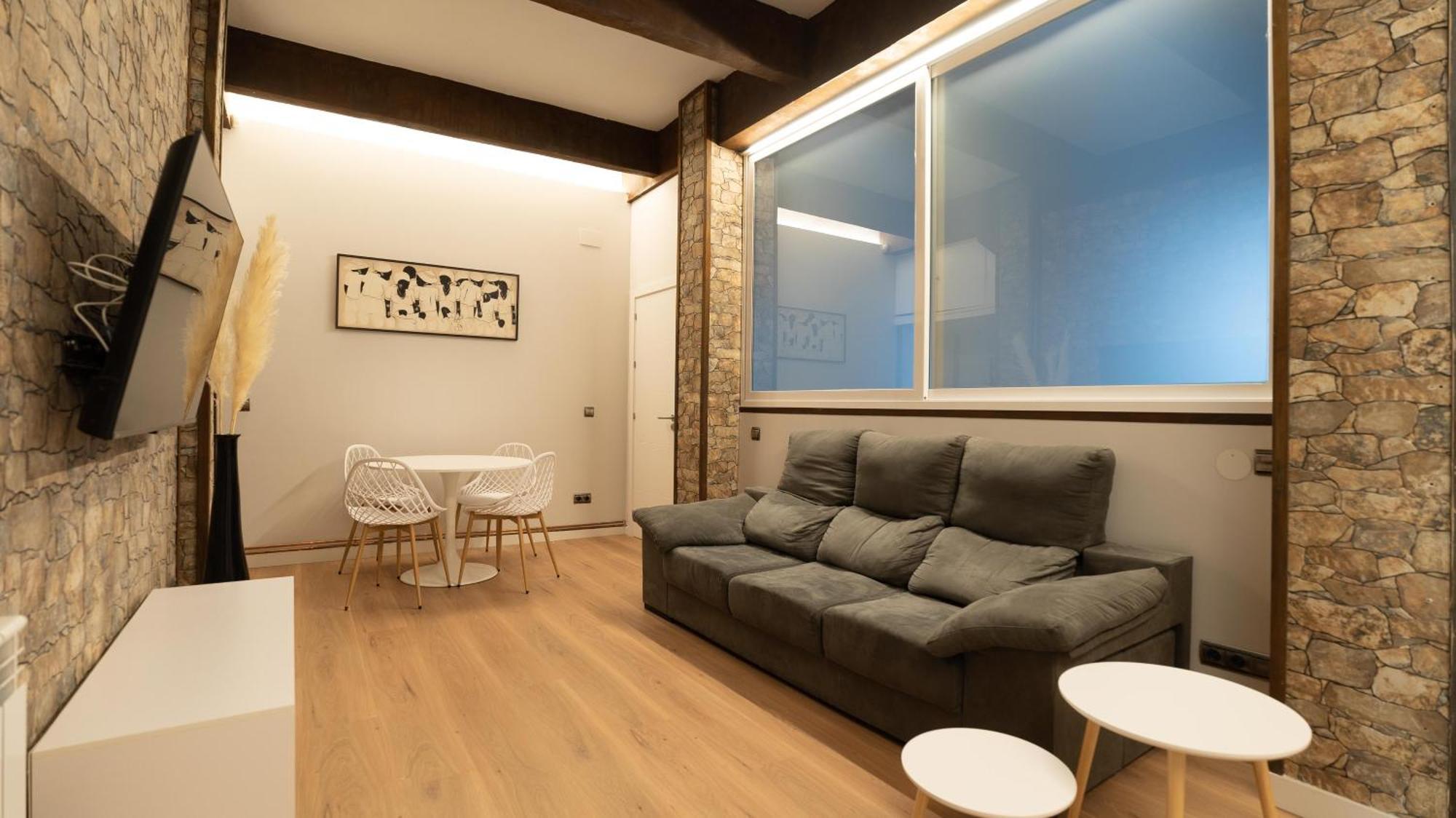 Apartment Centrico, Junto A Estacion De Bus/tren, Y Playas
