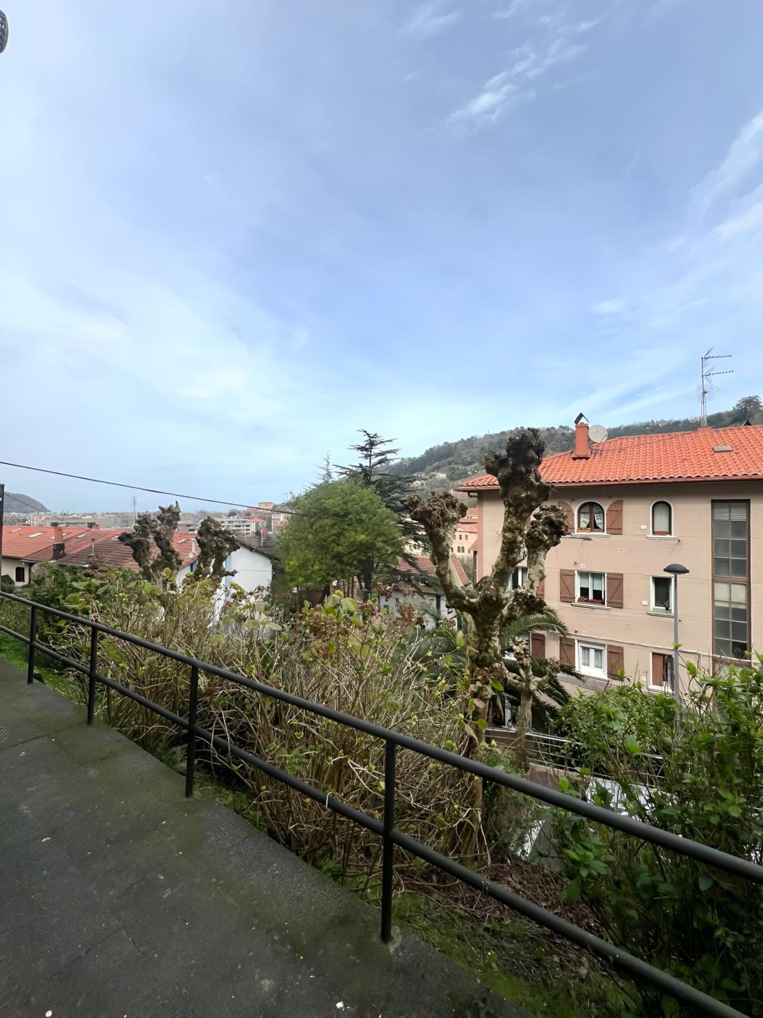 Luistarrak Apartment- Free Parking