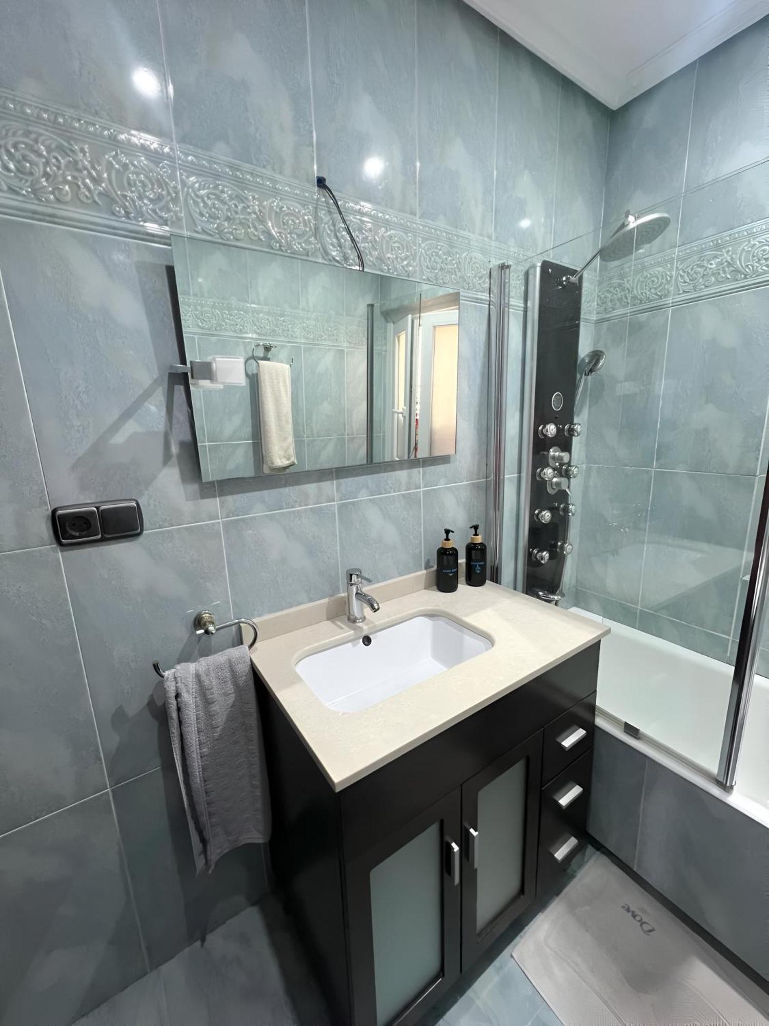 Luistarrak Apartment- Free Parking *