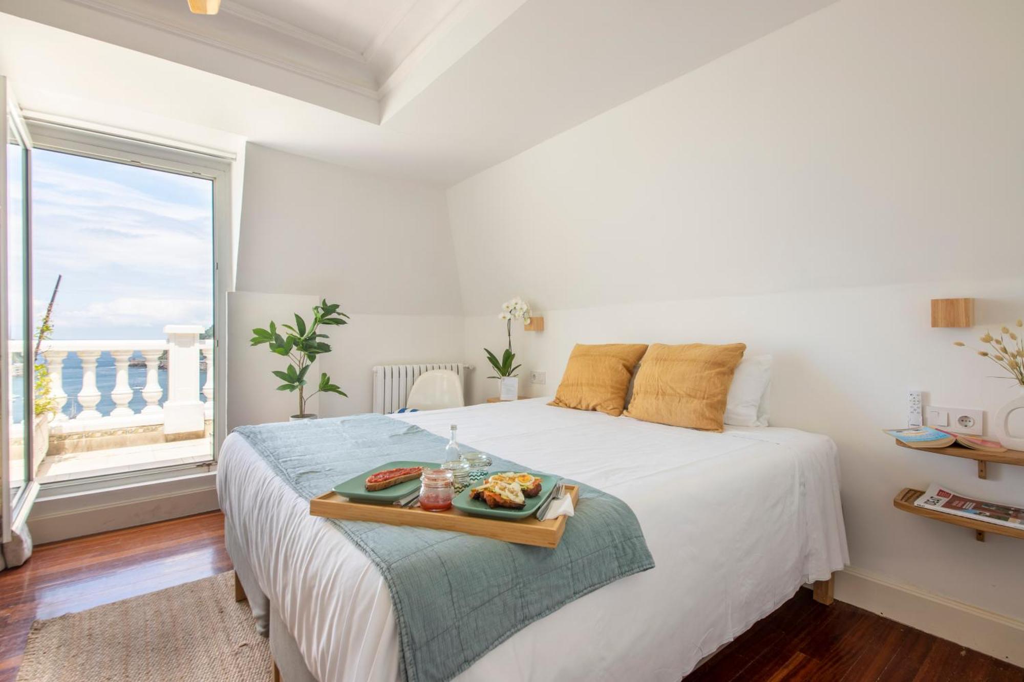 Far Out Homestay San Sebastian