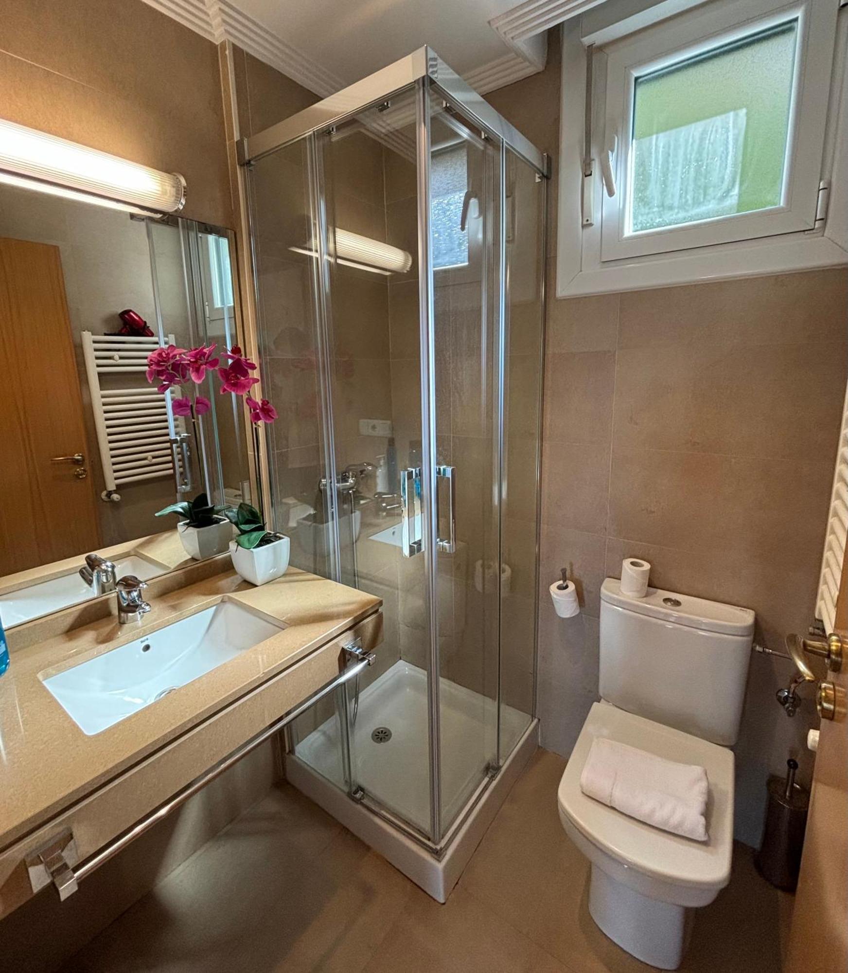 Ulia Apartments- Garden Boutique Apartment *