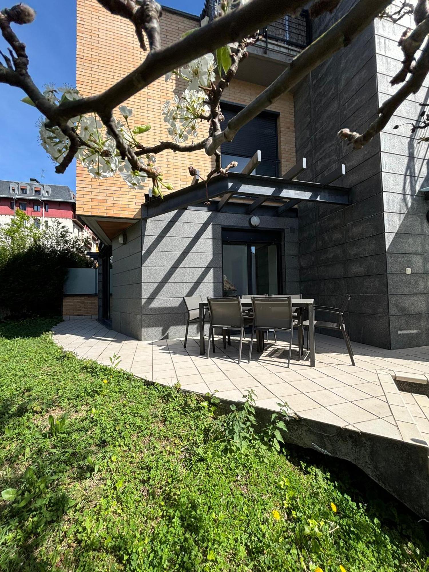 Ulia Apartments- Garden Boutique *