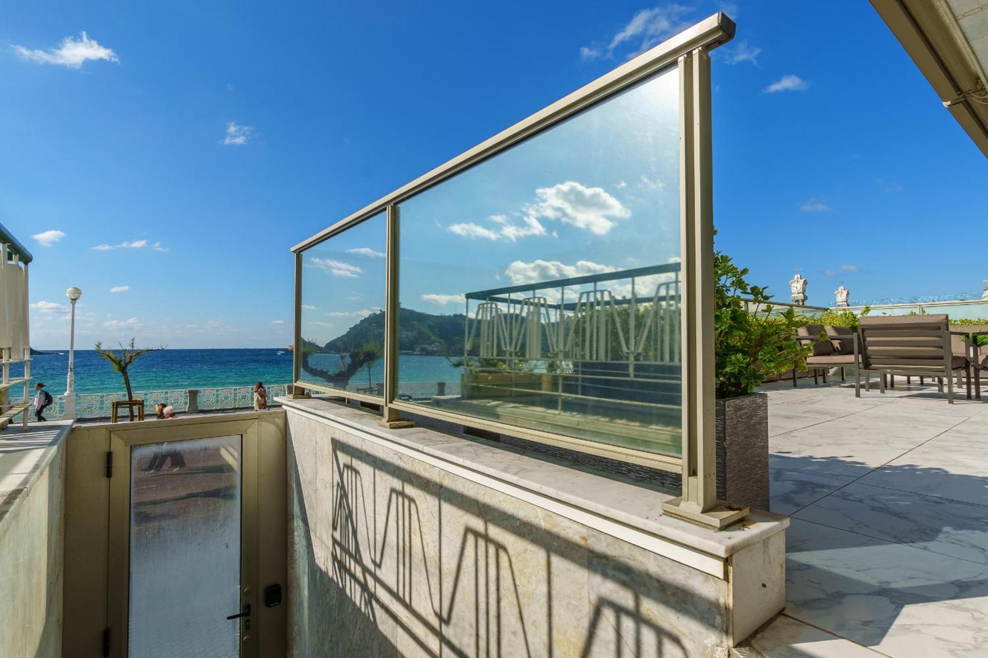 Monthly La Concha Breeze By Sweet San Sebastian
