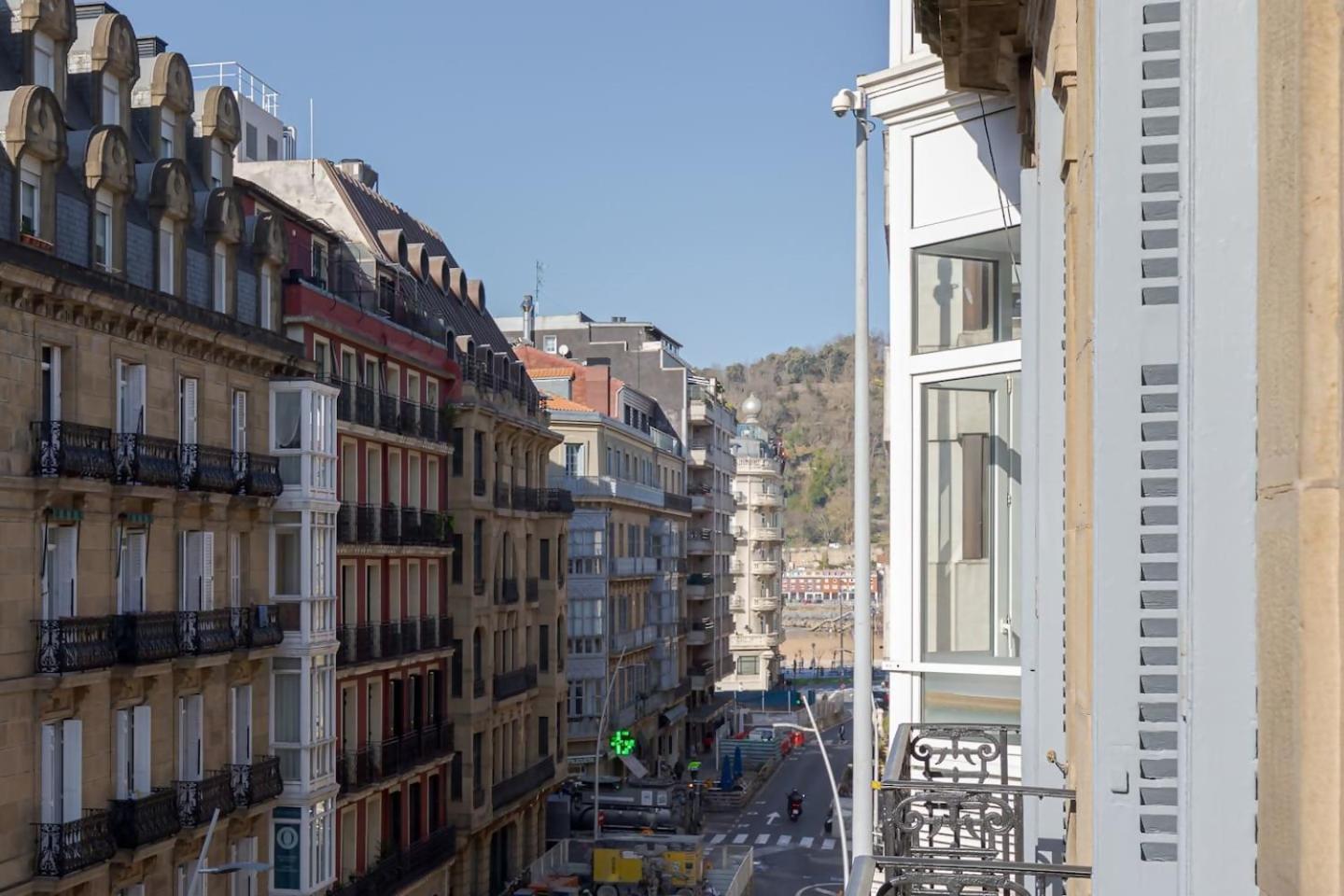 Mondrian New Ac Design Lovers Near La Concha Apartment San Sebastian