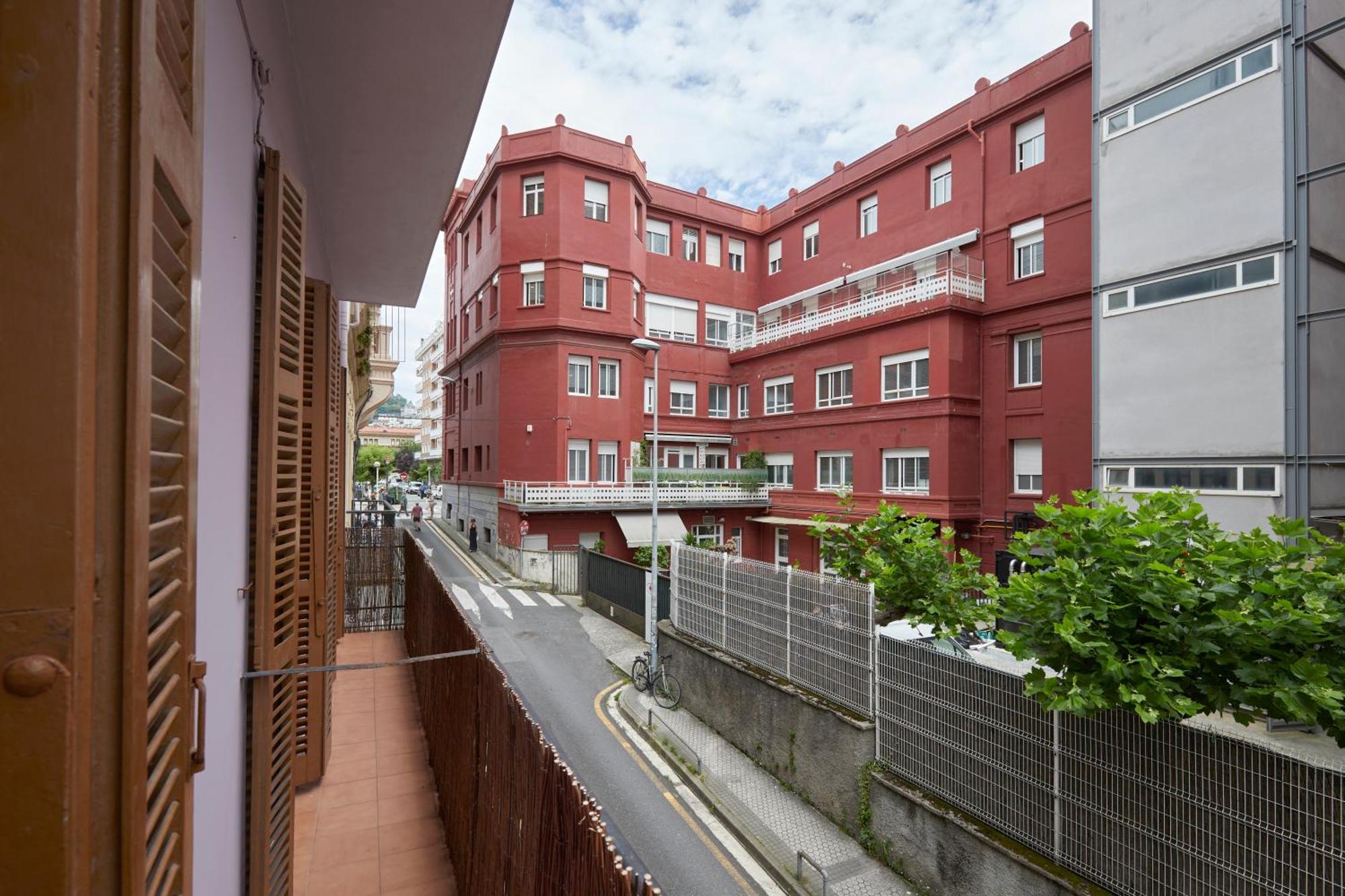Always Easy I Escolta Real Apartment