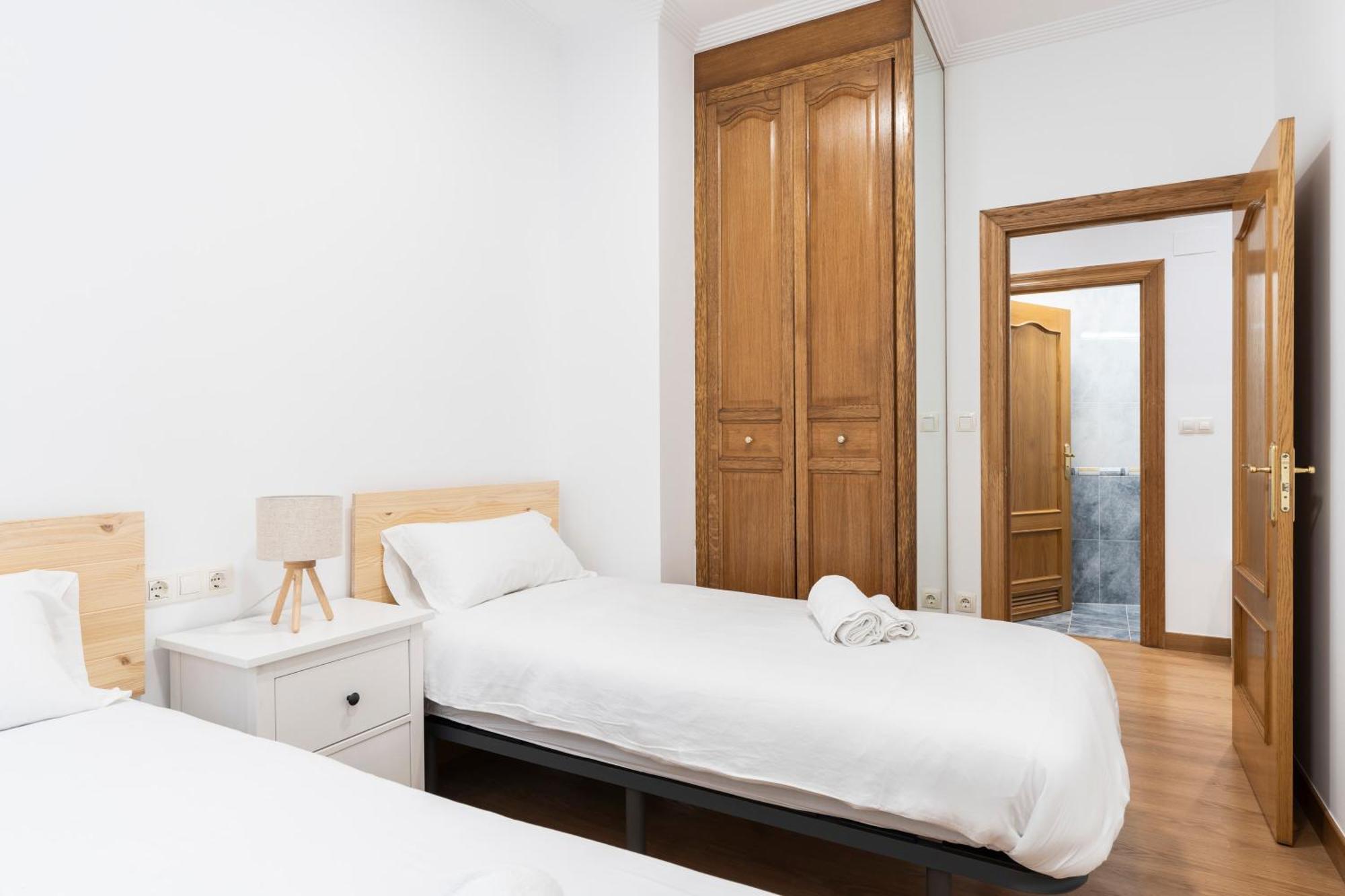 Espacioso Y Bien Equipado Cerca De La Playa Apartamento *