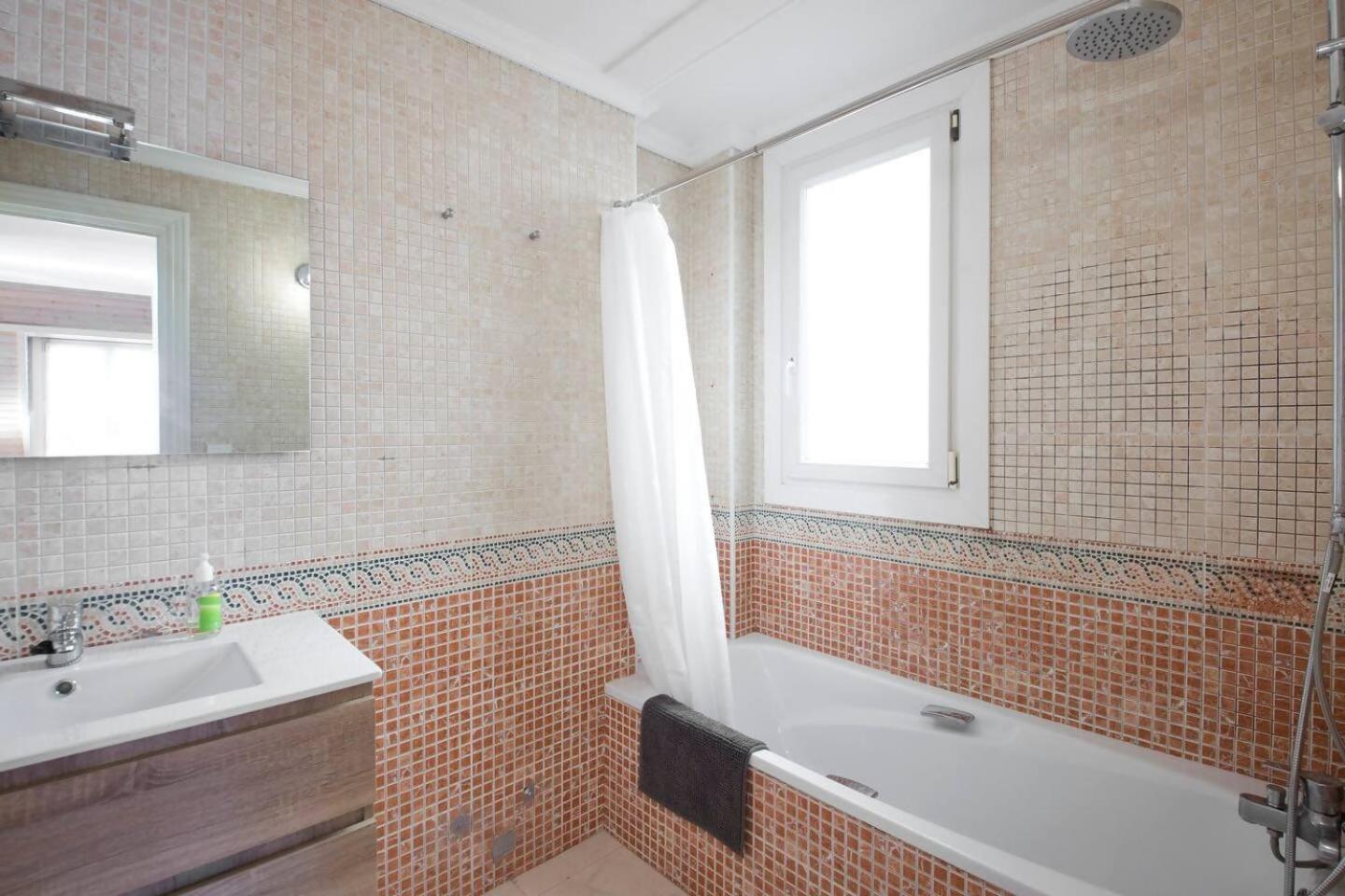 Atico Duplex Centrico Con Parking Incluido San Sebastián