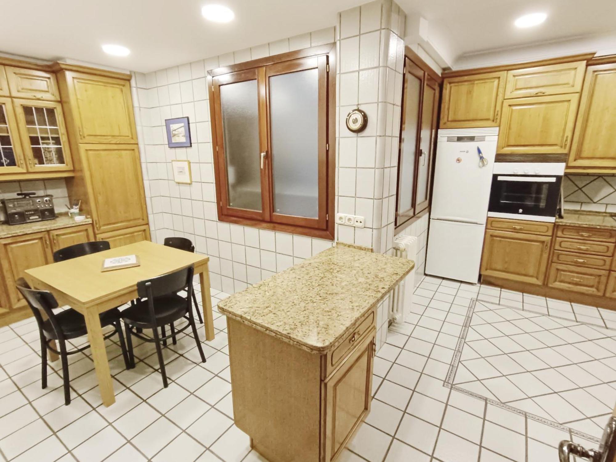 Spacious Confortable Next And Pintxos Area Apartment *