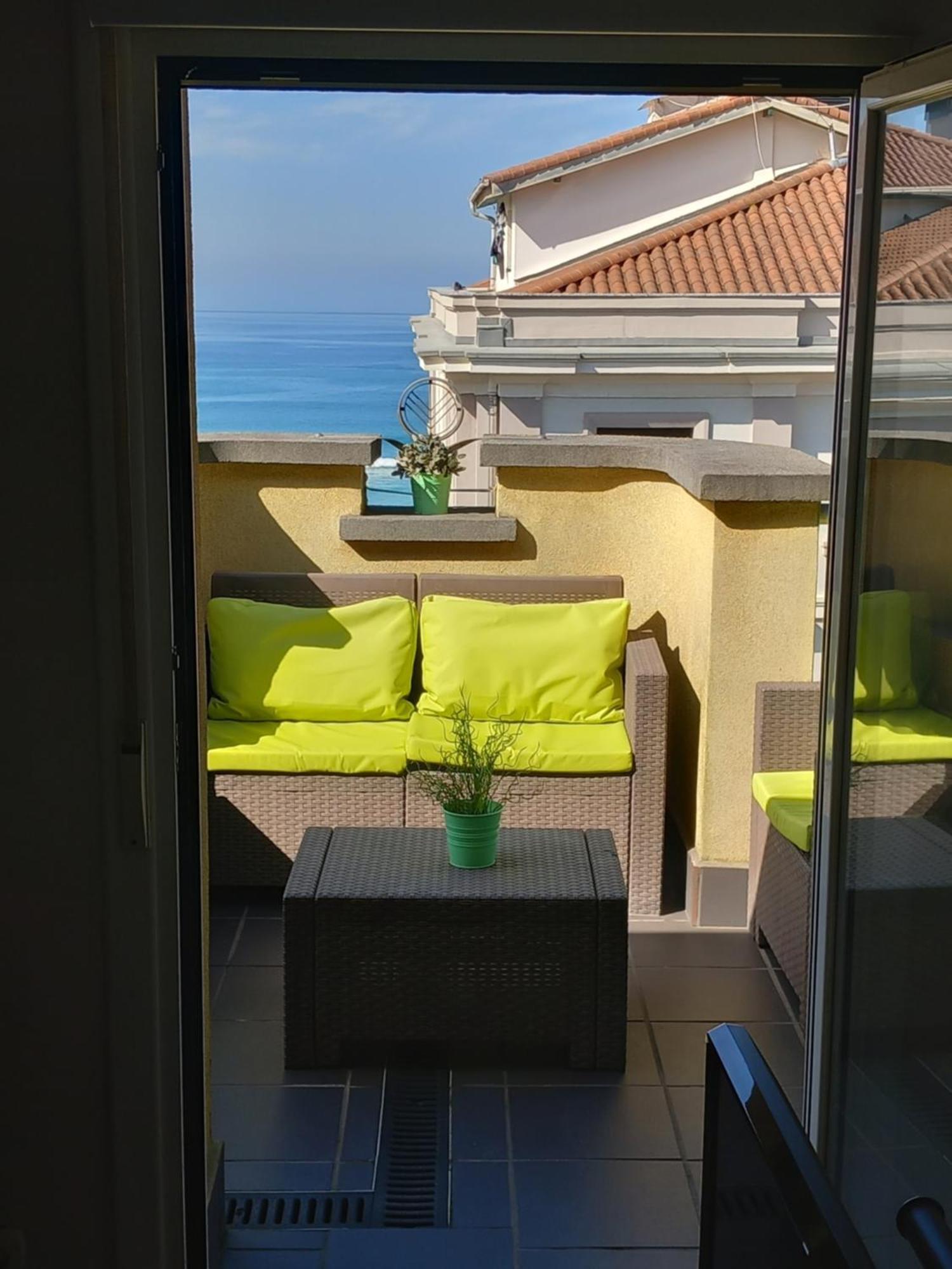 Attic+views+terrace+parking Appartement