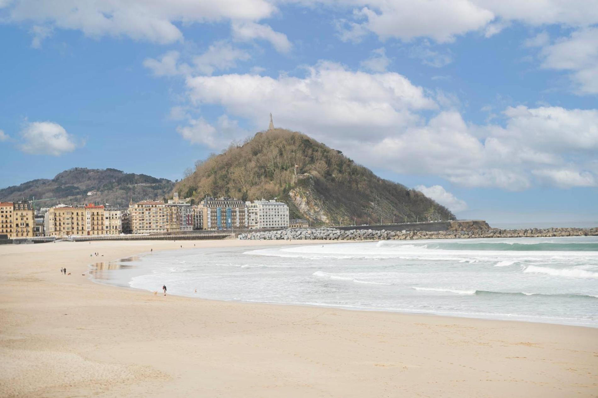 Acogedor Frente A La Playa Zurriola En * San Sebastian