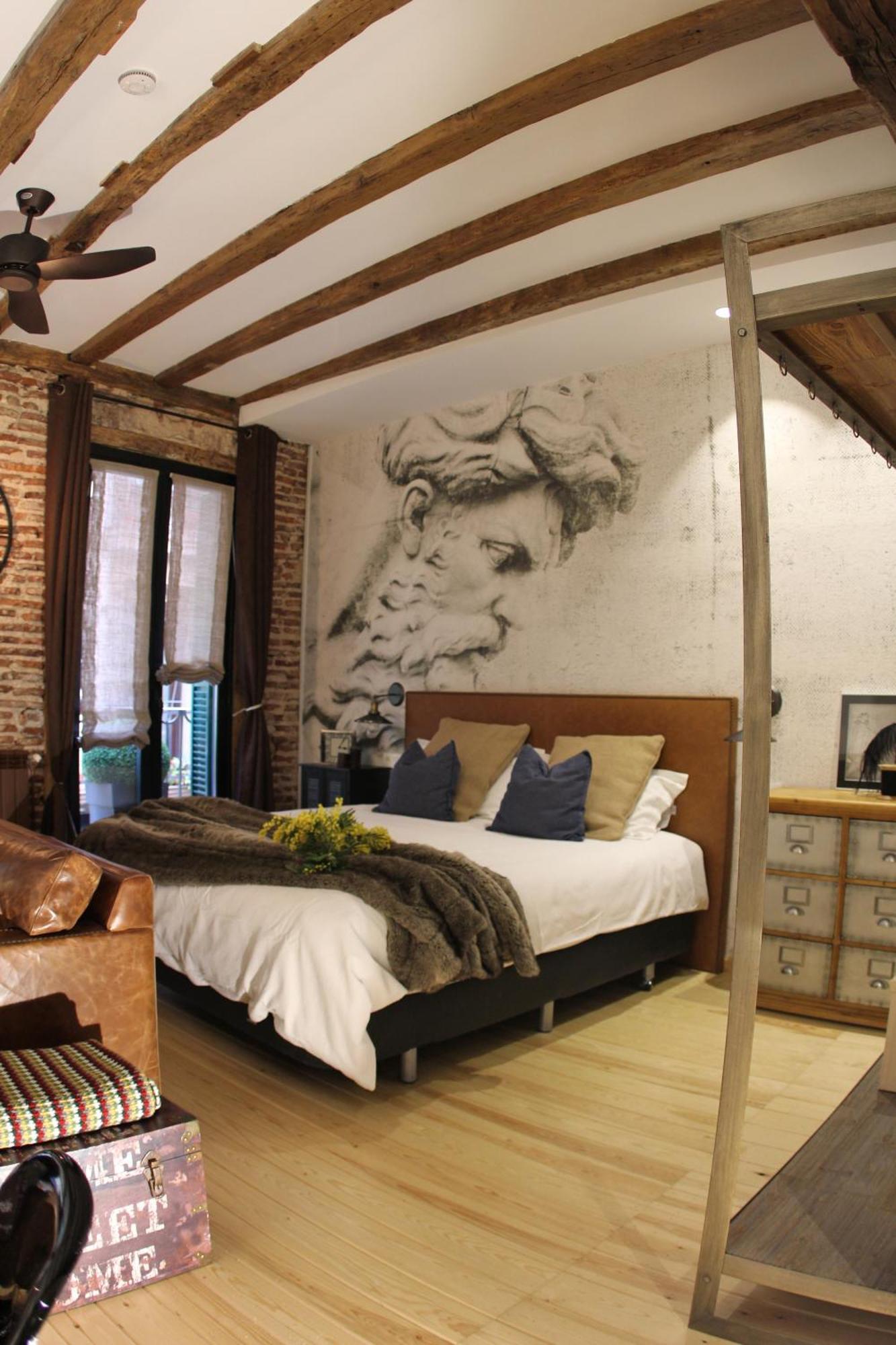 Old Town Apartment *