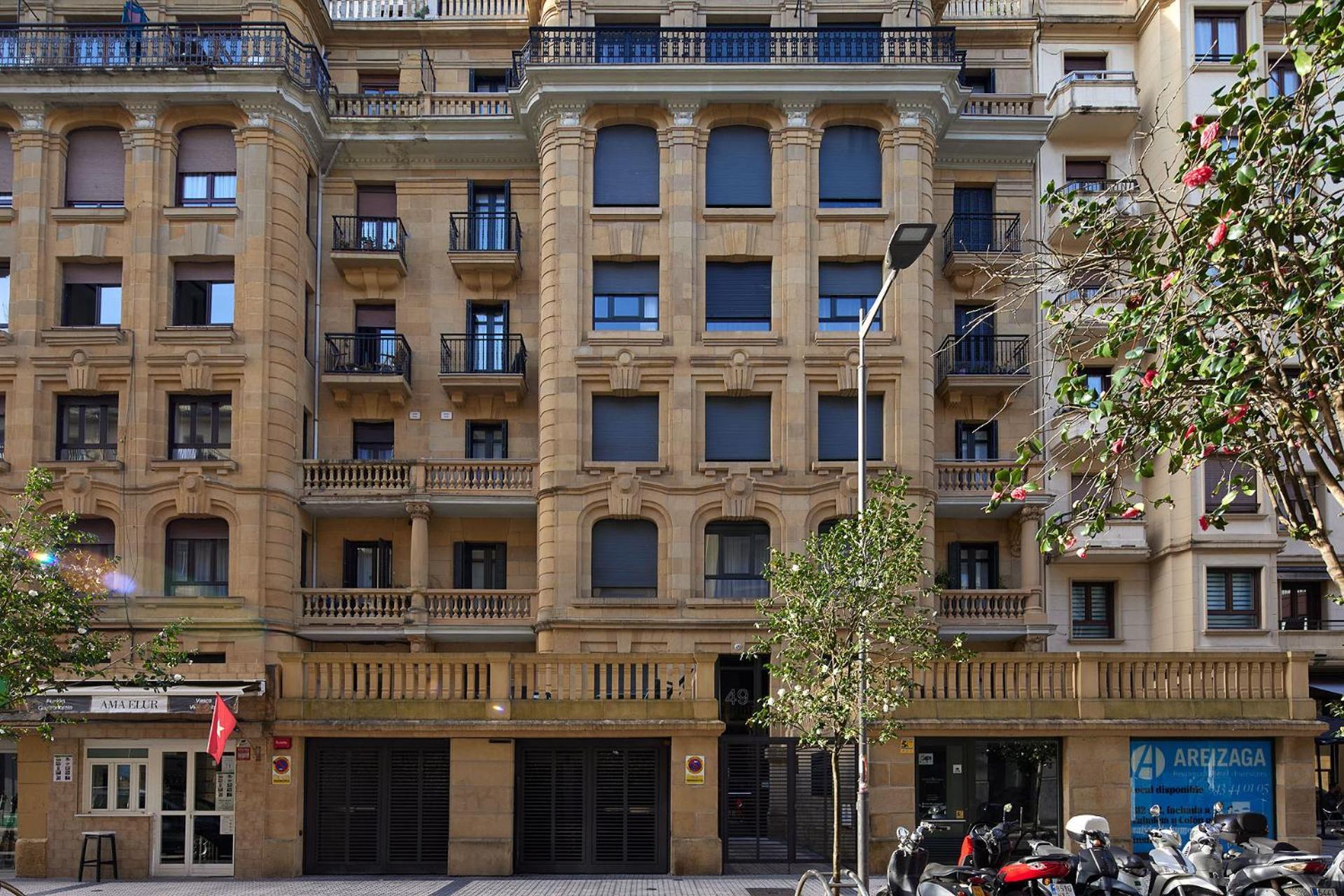 The Collection - Aura Apartment