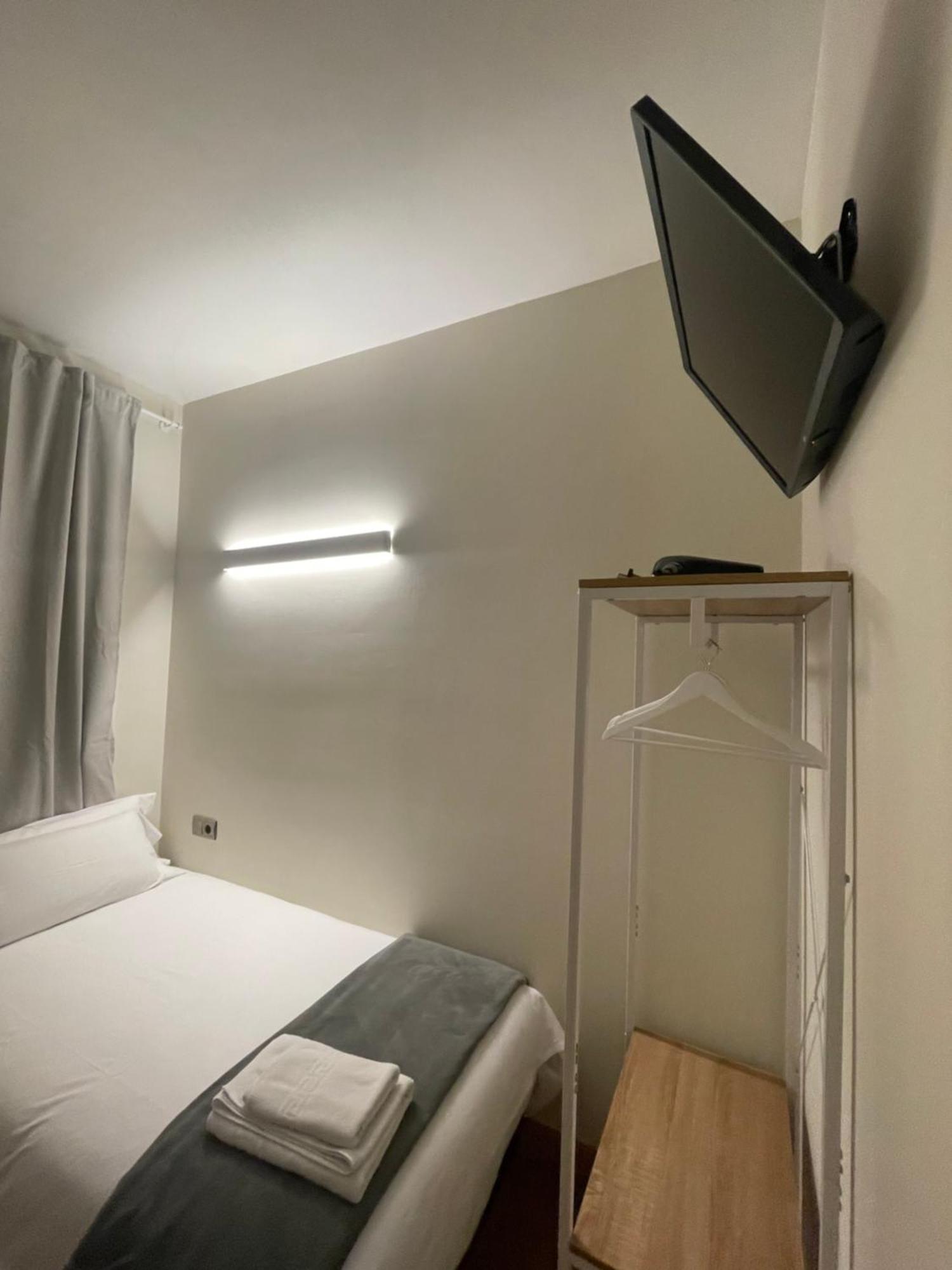 Guest house Artea 2*