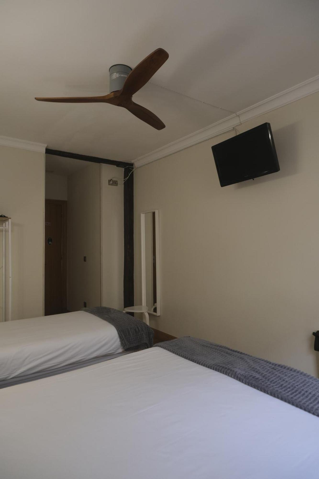 Guest house Artea 2*