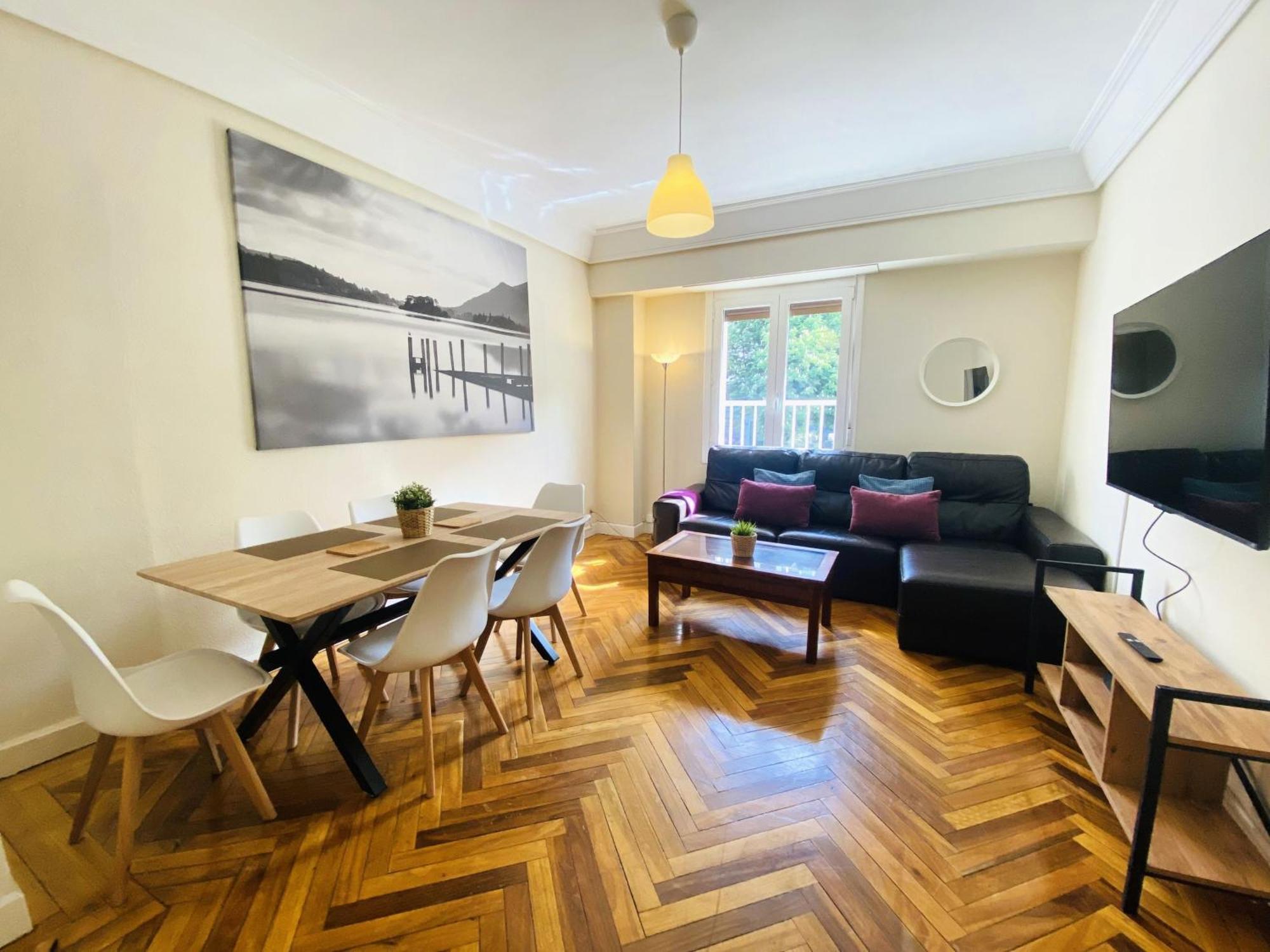 Sancho El Sabio Apartment
