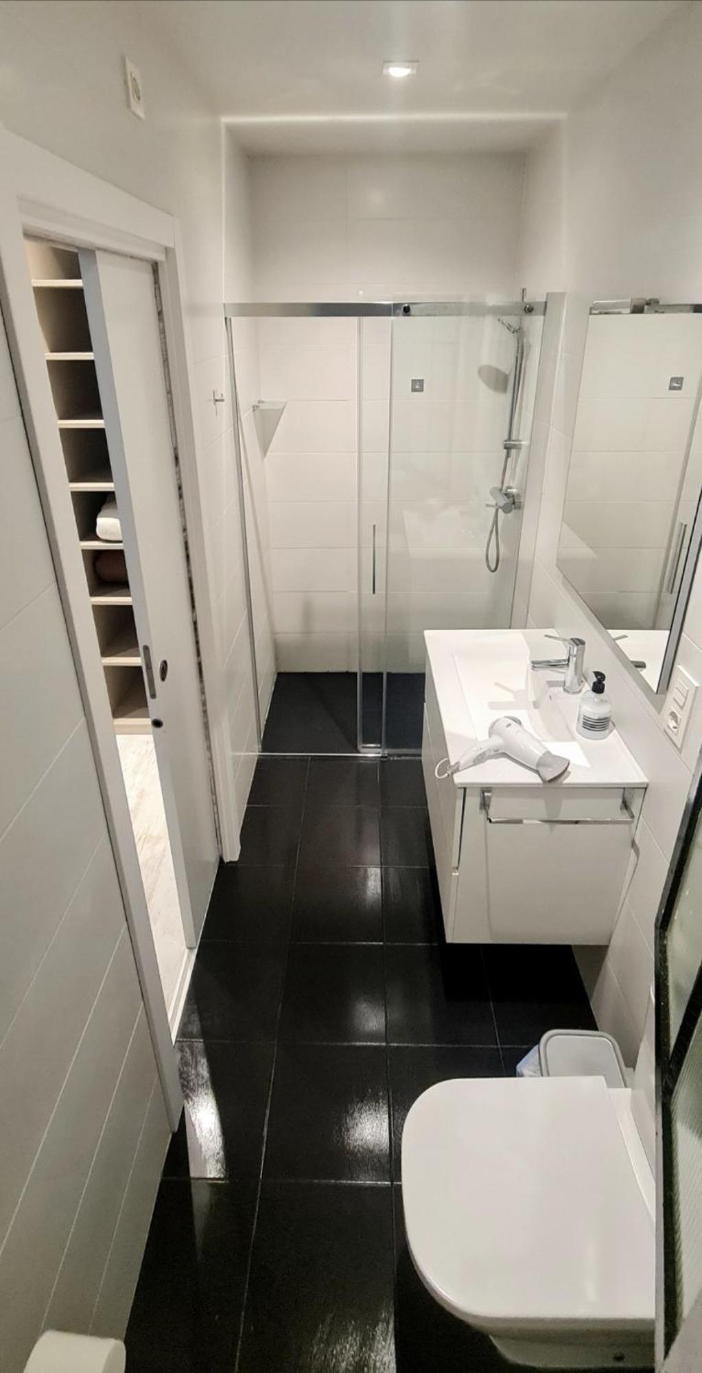 Privadas En Piso Frente A Playa Ondarreta, Bano Compartido Accommodatie bij particulieren San Sebastian