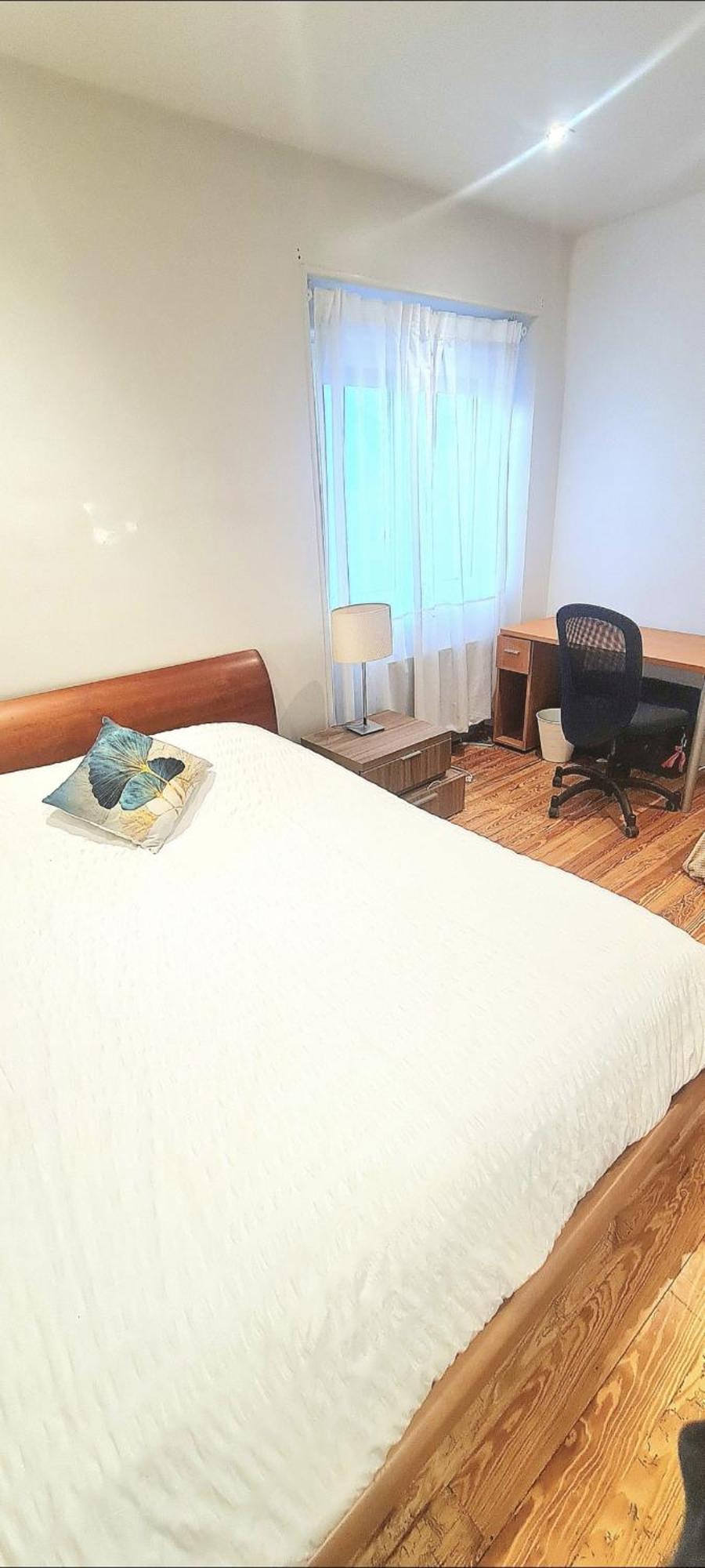 Homestay Privadas En Piso Frente A Playa Ondarreta, Bano Compartido *