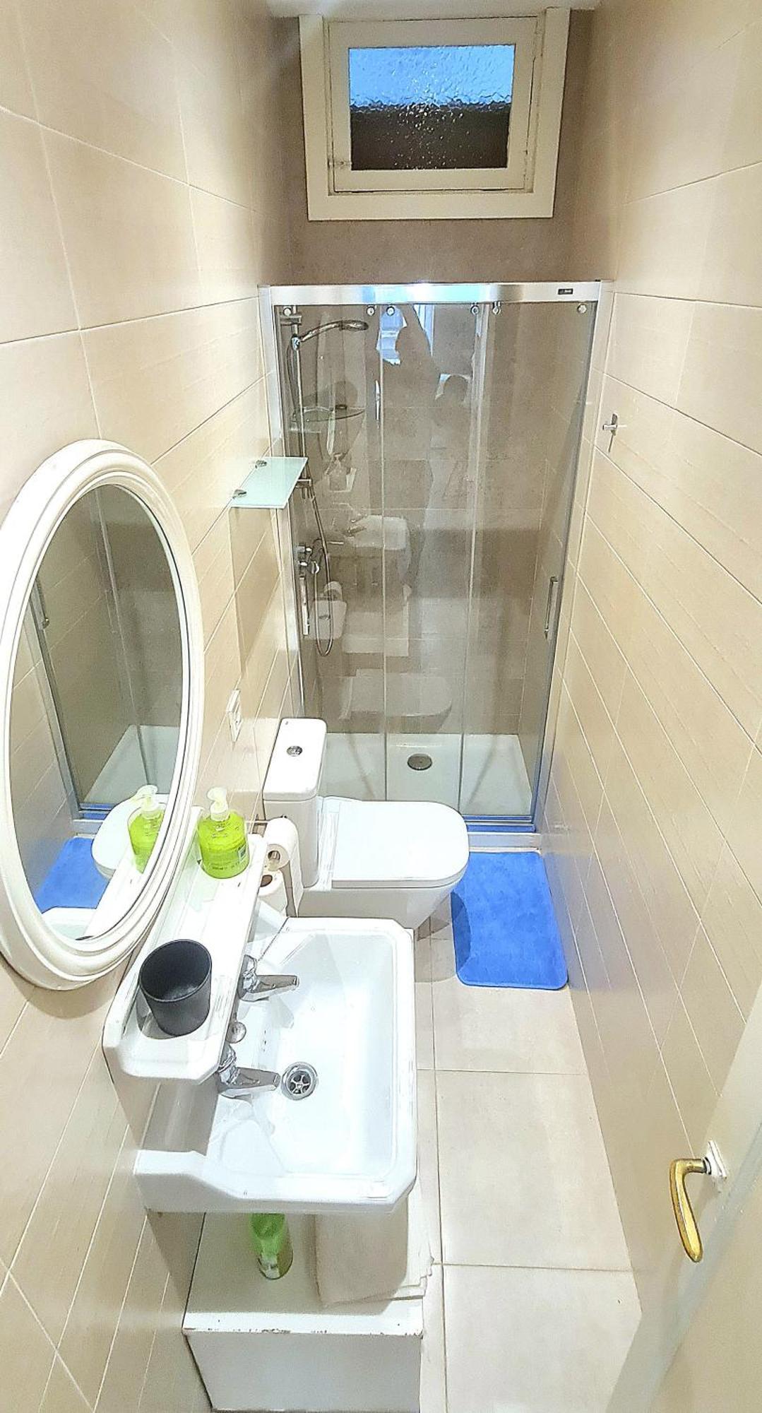 Accommodatie bij particulieren Privadas En Piso Frente A Playa Ondarreta, Bano Compartido *