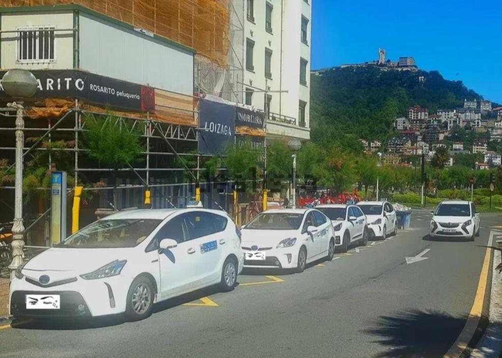 Privadas En Piso Frente A Playa Ondarreta, Bano Compartido Homestay San Sebastian