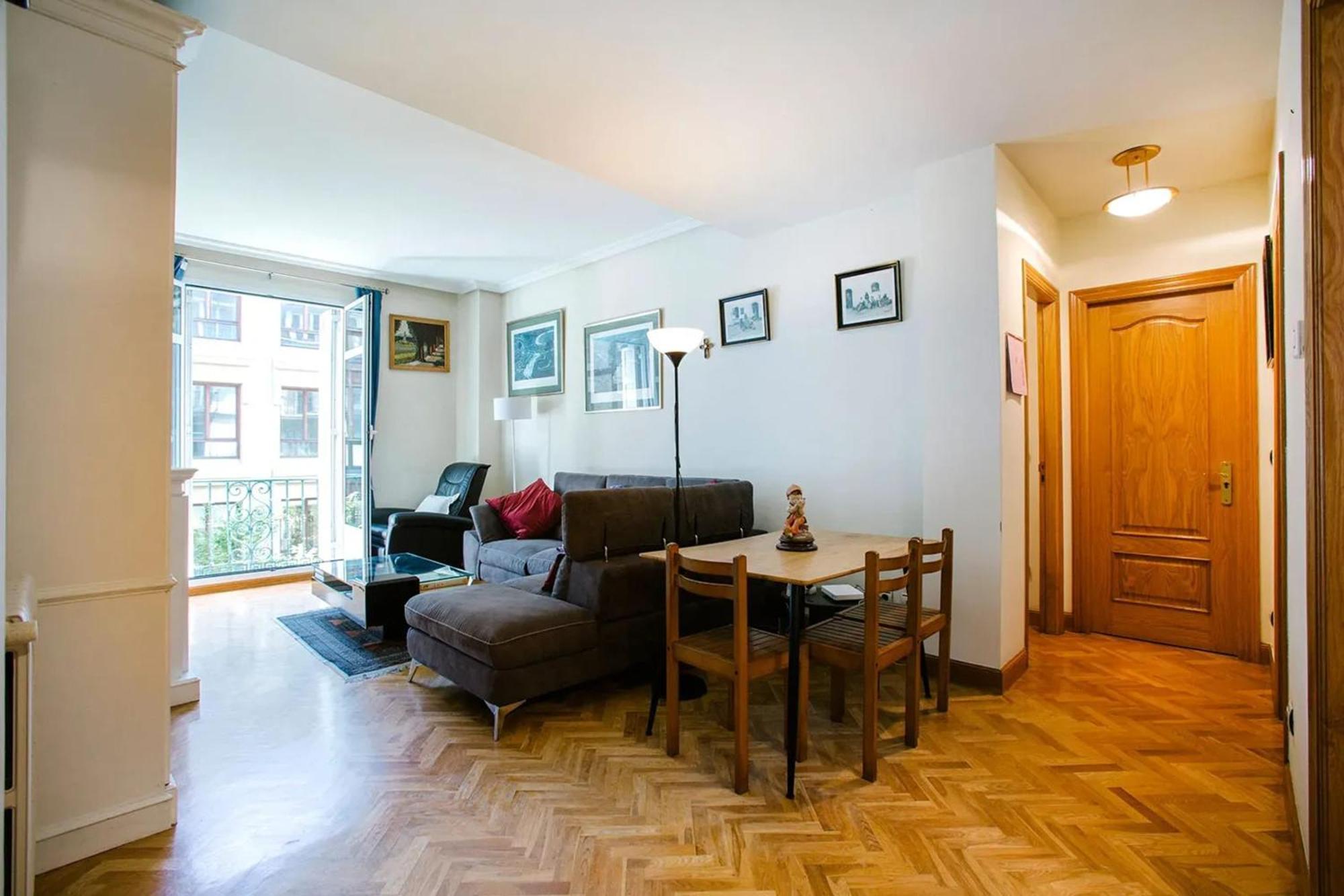 Modern In Donostia 75 M² With Jacuzzi *