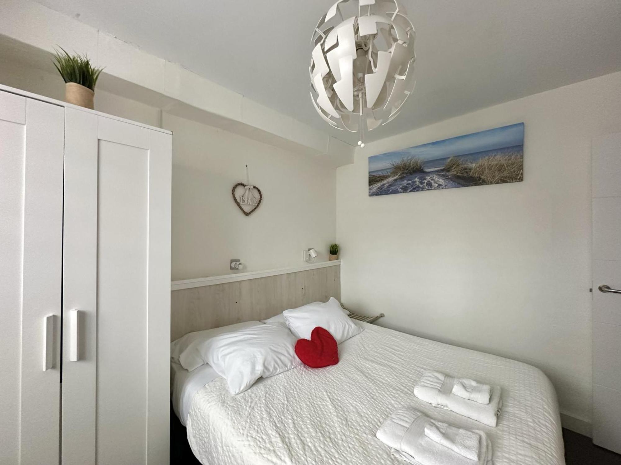 Con Bano Privado Y Mini-cocina Privada En Casa Particular, Acceso Independiente Homestay *