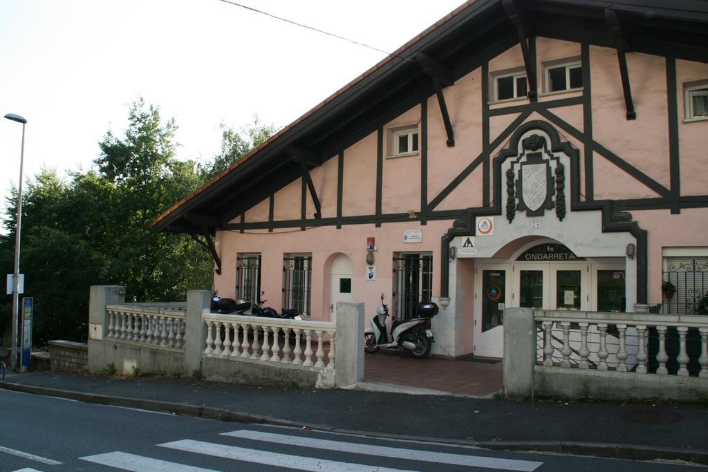 Juvenil Ondarreta Hostel