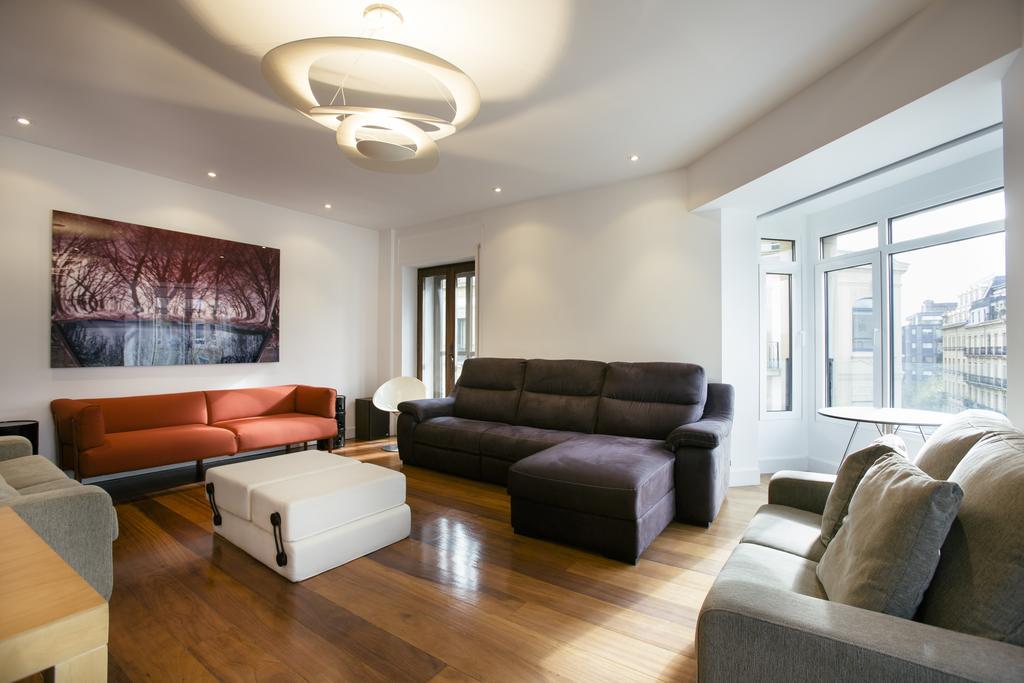 Alderdi Eder By People * San Sebastian