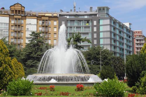 Amara Astoria-luxury Apartment
