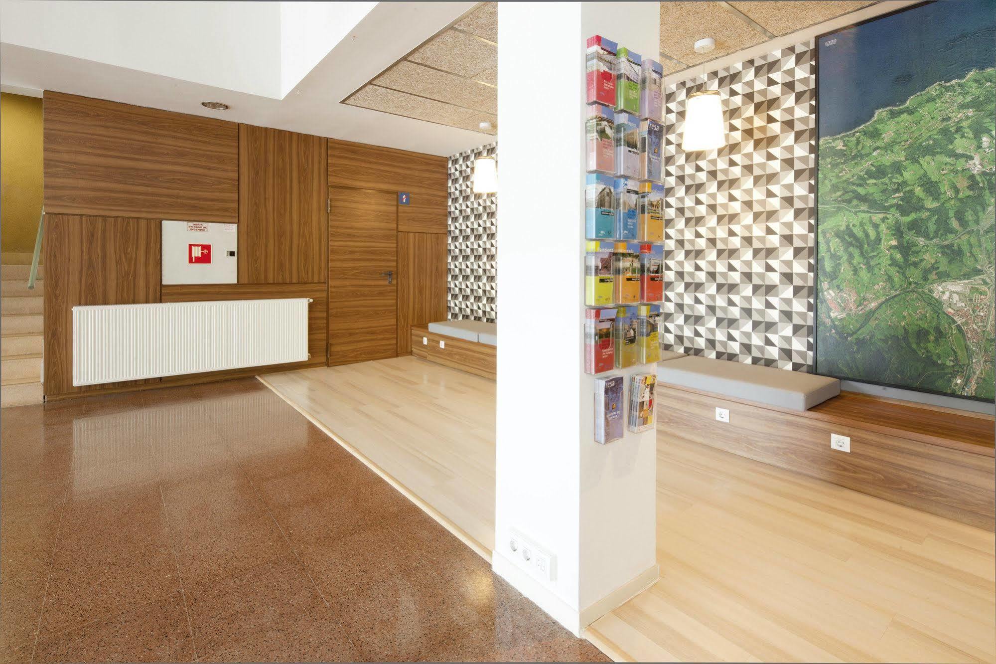 Residencia Universitaria Resa Manuel Agud Querol Apartment *