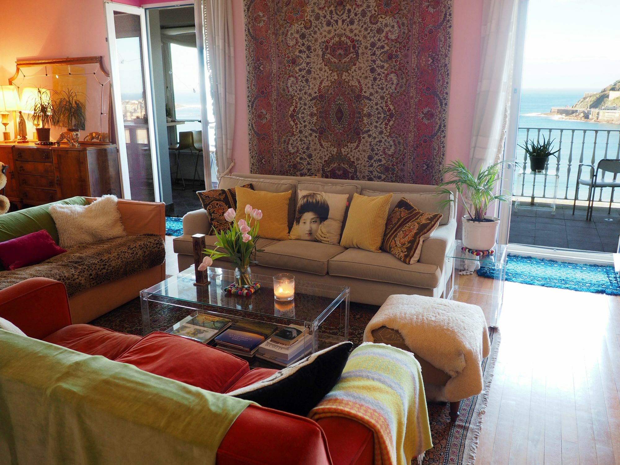 Homestay Far Out *