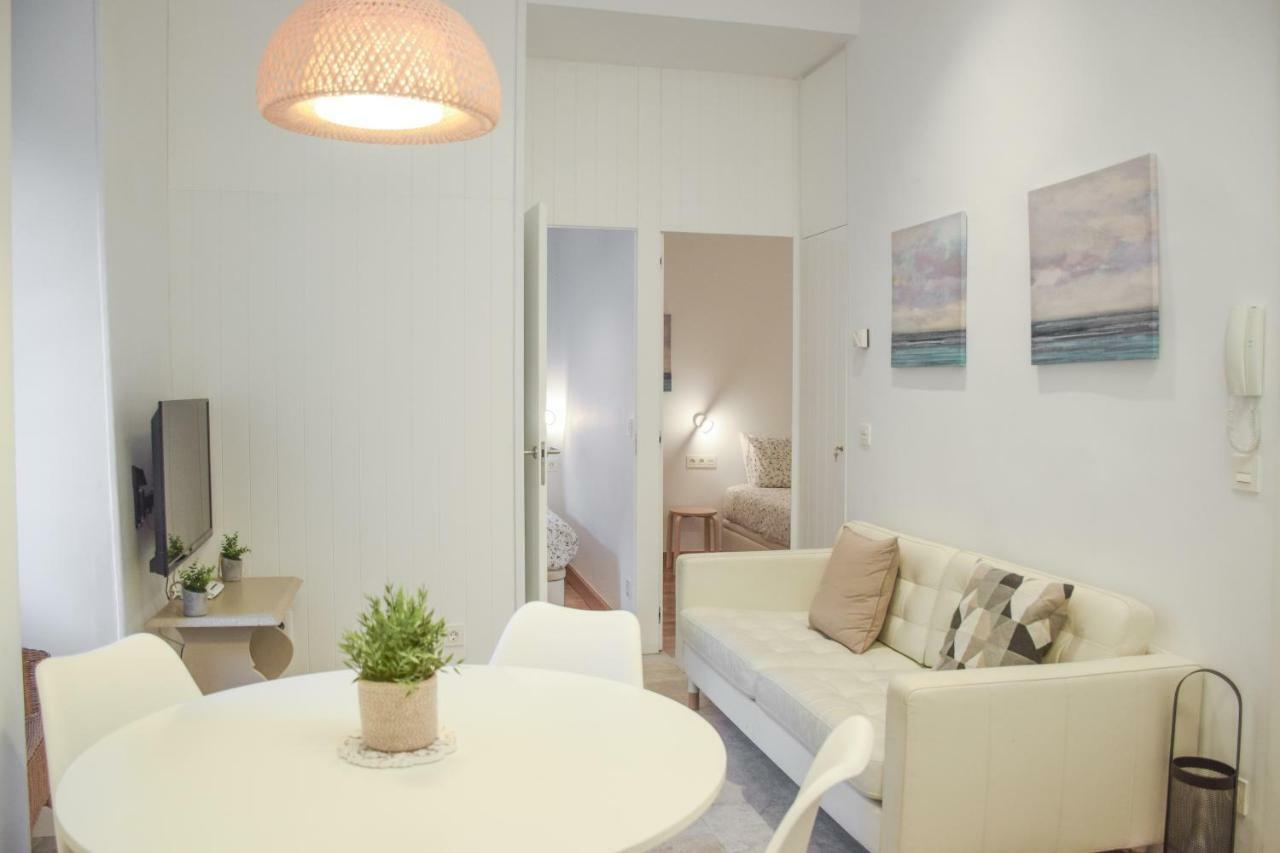 Apartment San Sebastian's Historic Street! Modern