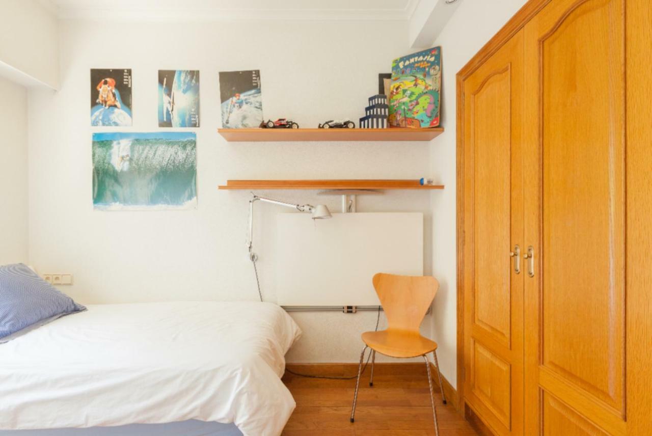 Ondarreta Beach&terrace Apartment *