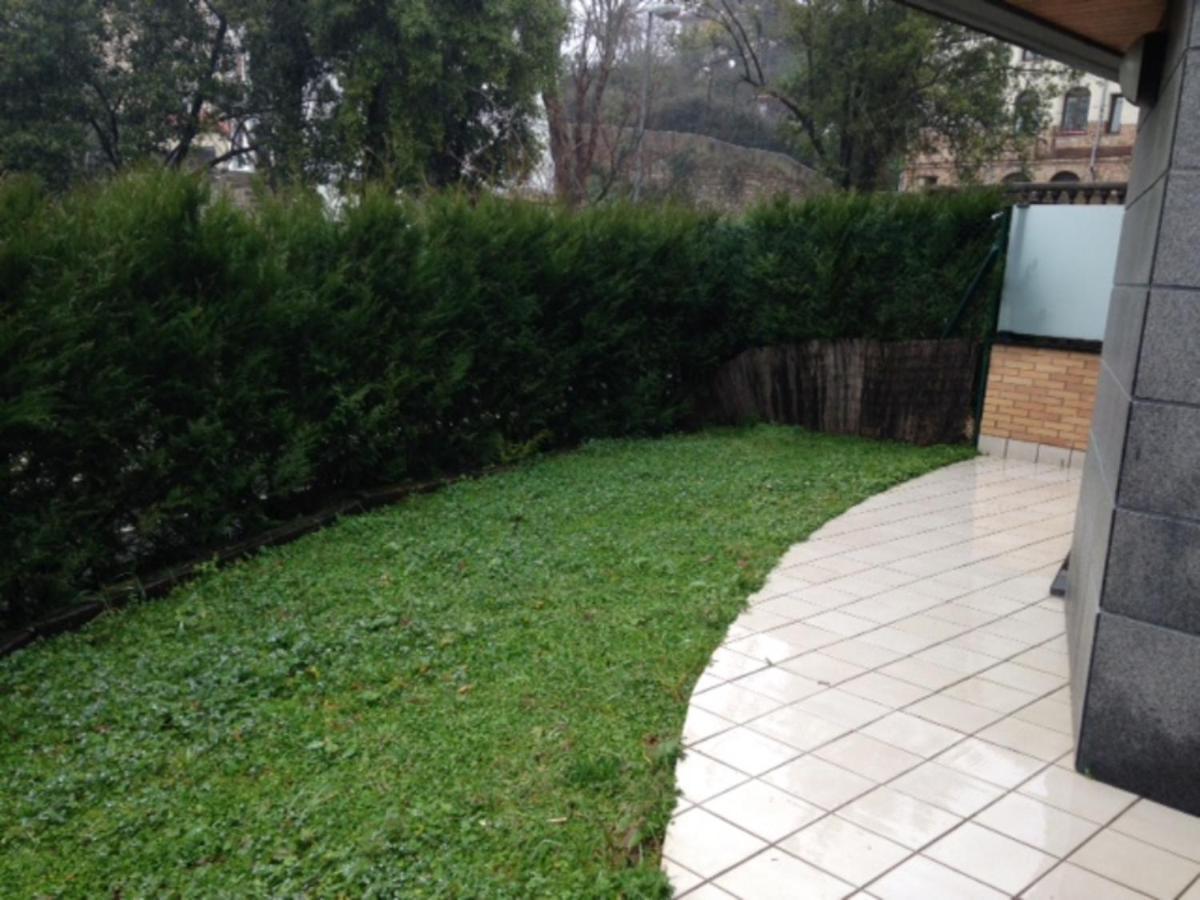 Ulia A - Local Rentss Apartment