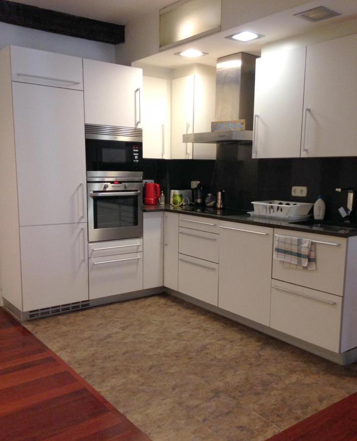 Central, Spacious And Authentic Family Apartment