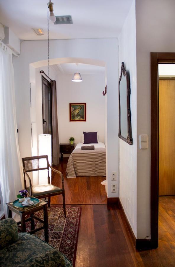 Apartment Central, Spacious And Authentic Family