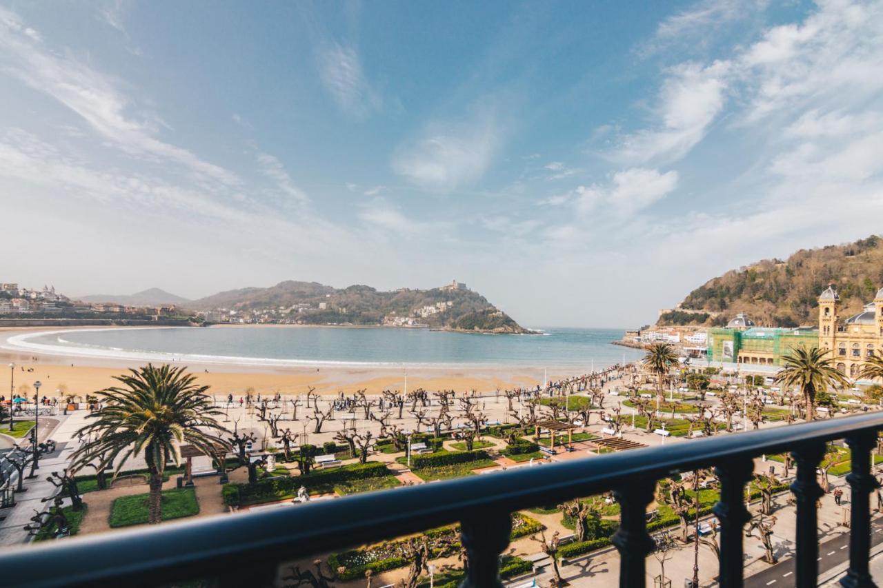 Alderdi Eder By People * San Sebastian