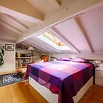 Elkano Room