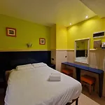Pension Izar Bat Guesthouse