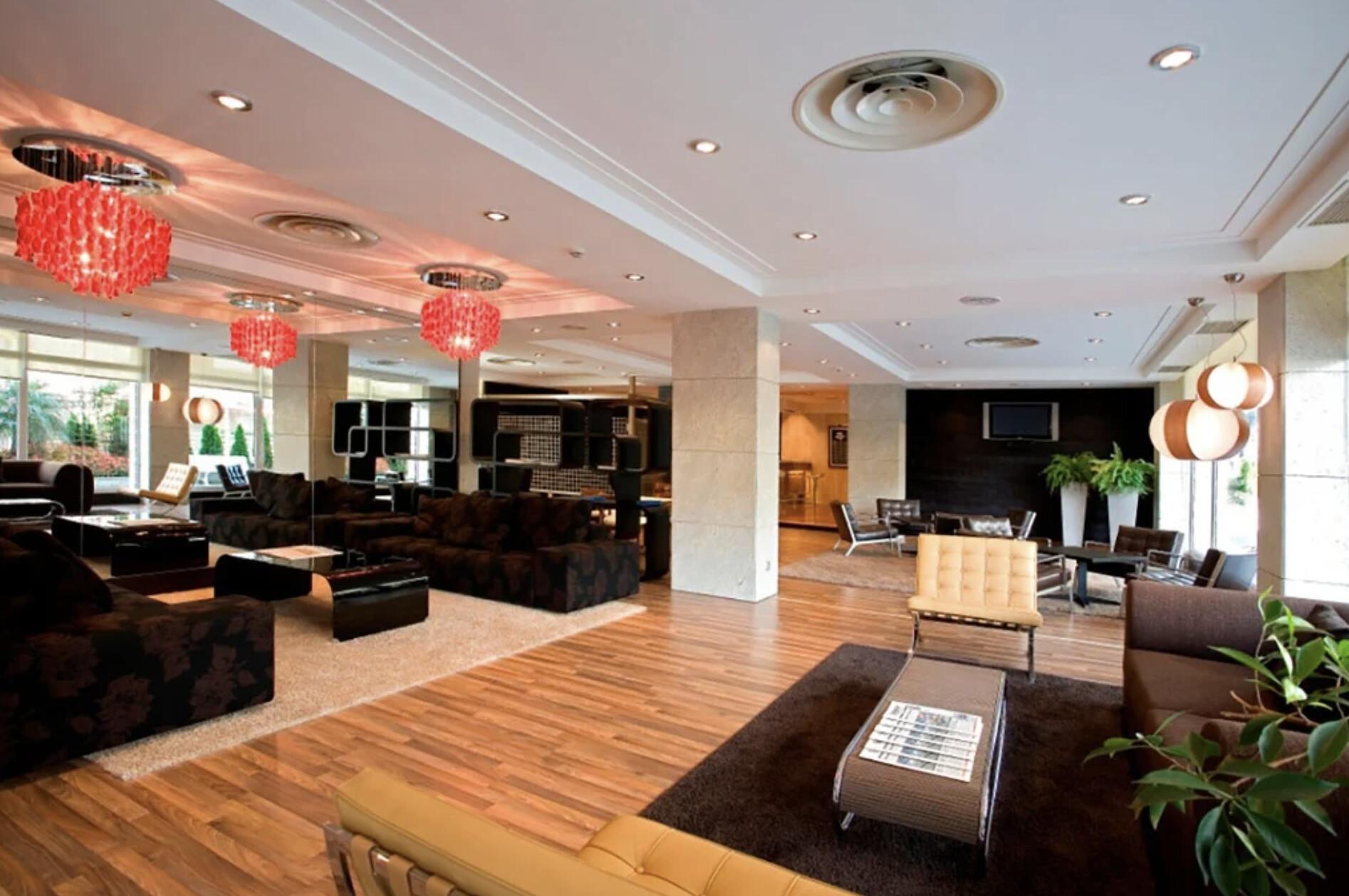 Ilunion Hotel