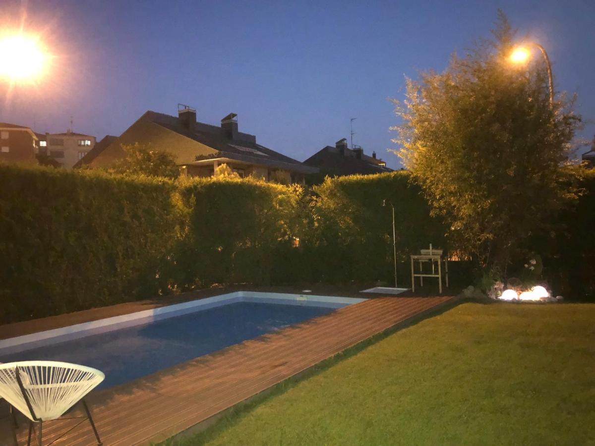 Bonita Pareada Con Piscina Privada