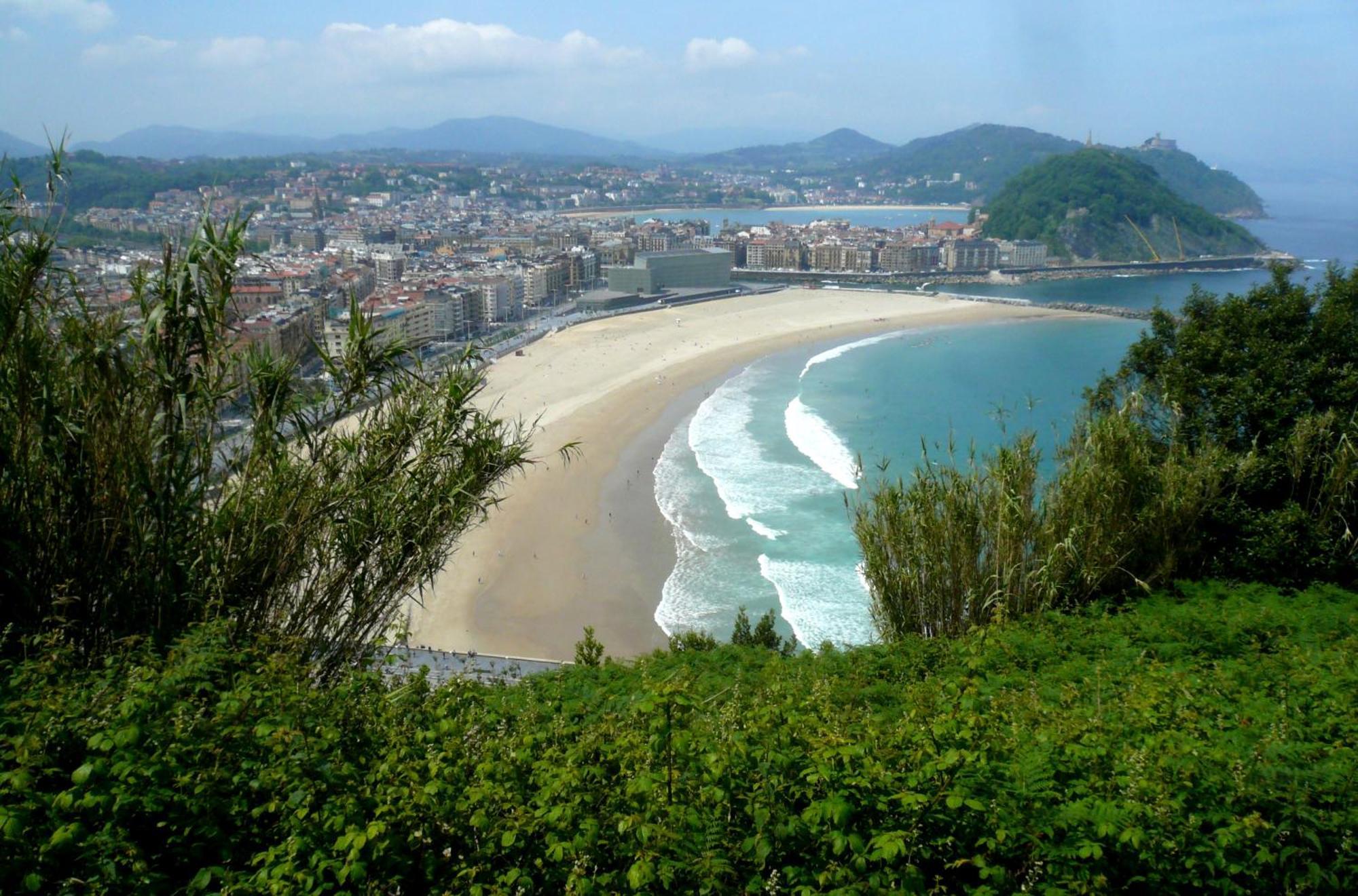 Zurriola Beach Brand New By Cisan San Sebastian