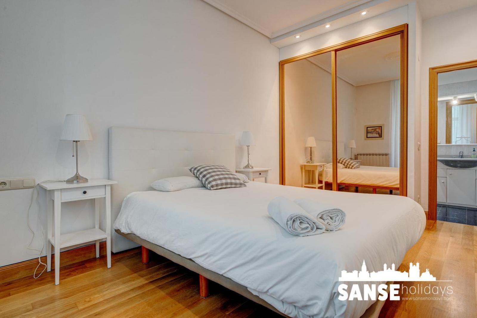 Pavia By Sanse Holidays Apartment *