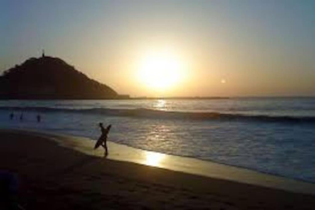 Luminosa Y Con Terraza: Playa Surf Cine Ess01935 * San Sebastian