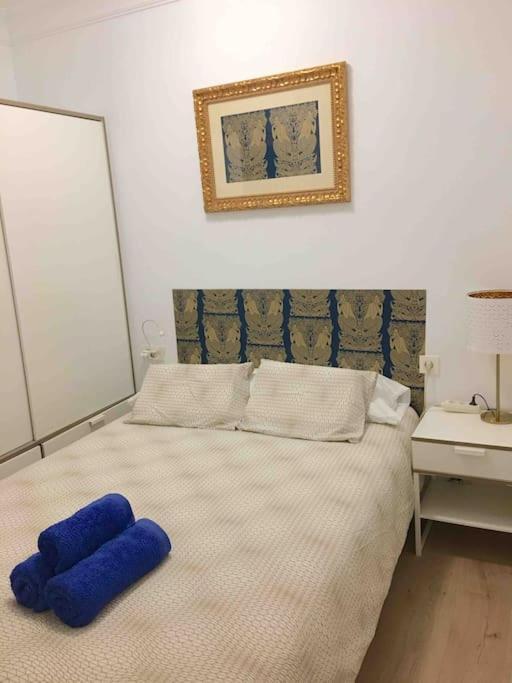 Apartment Luminosa Y Con Terraza: Playa Surf Cine Ess01935 San Sebastian