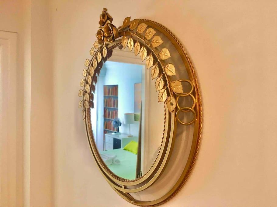Apartment Luminosa Y Con Terraza: Playa Surf Cine Ess01935