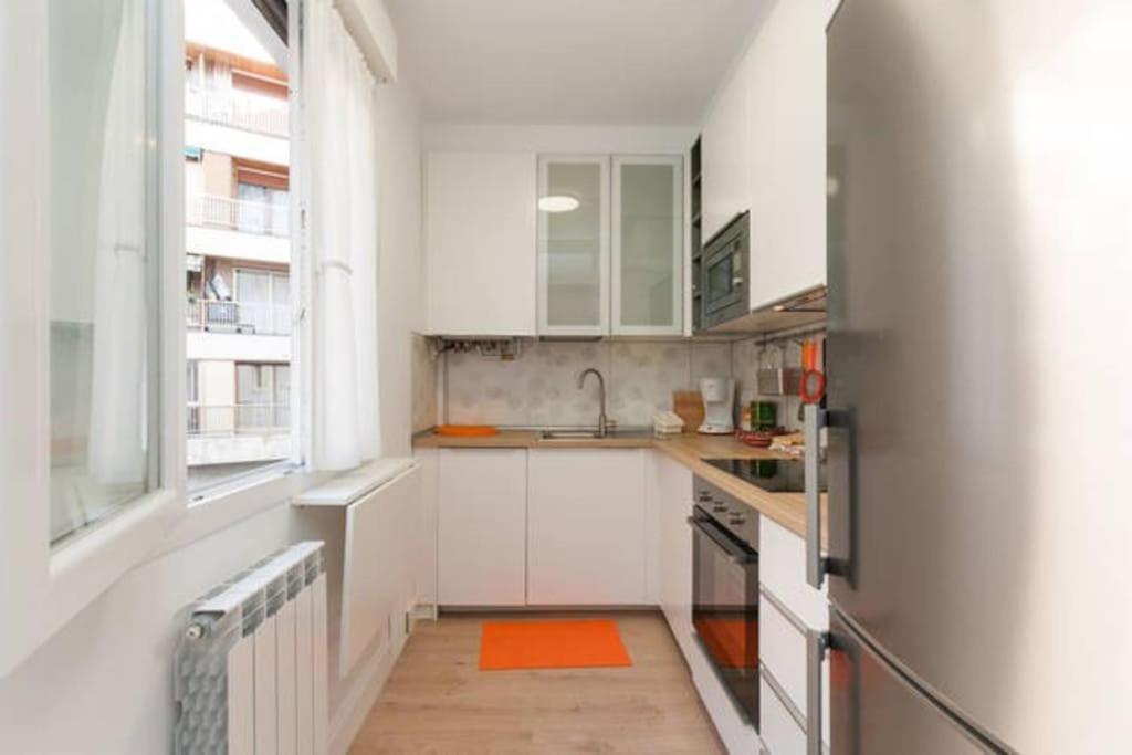 Luminosa Y Con Terraza: Playa Surf Cine Ess01935 Apartment *