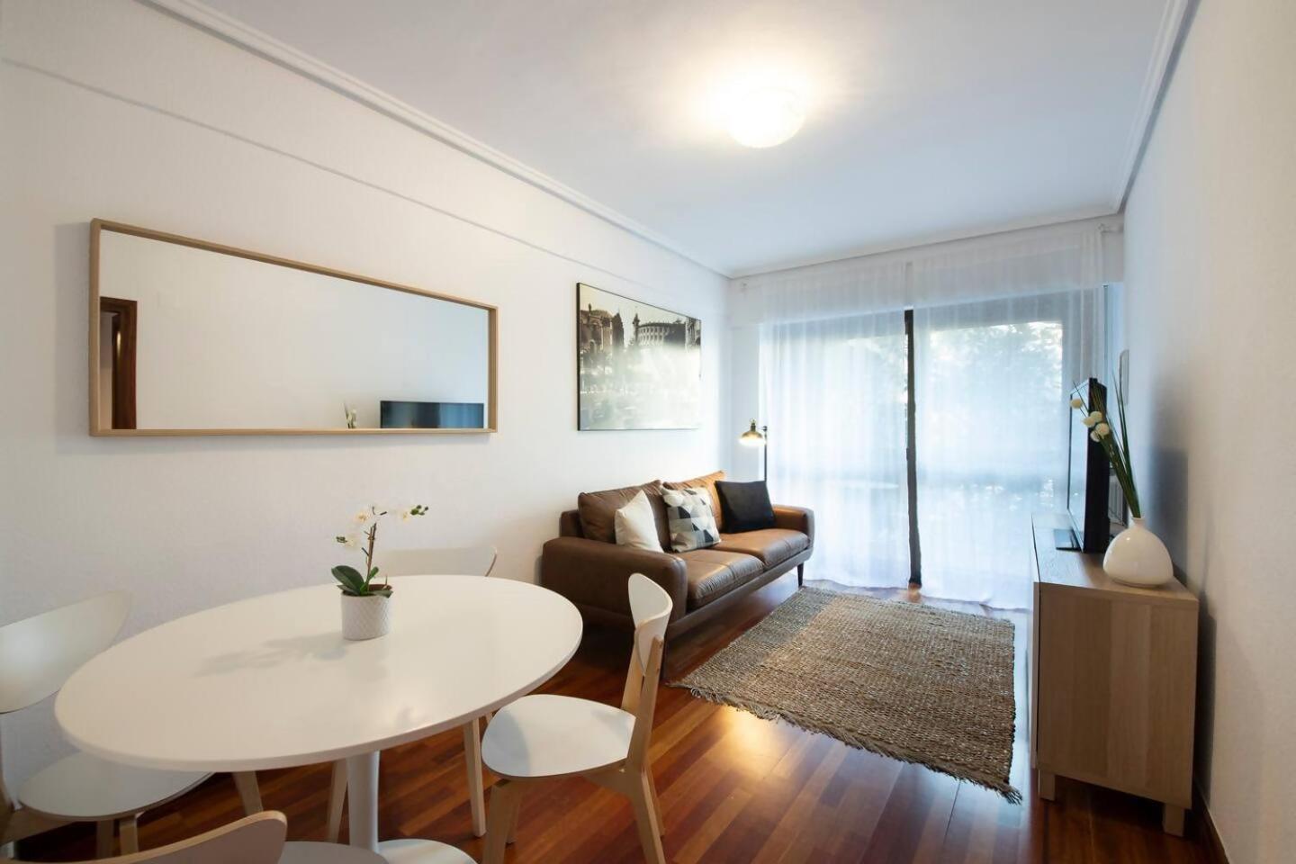 Agradable Con Parking En Gros Appartement *