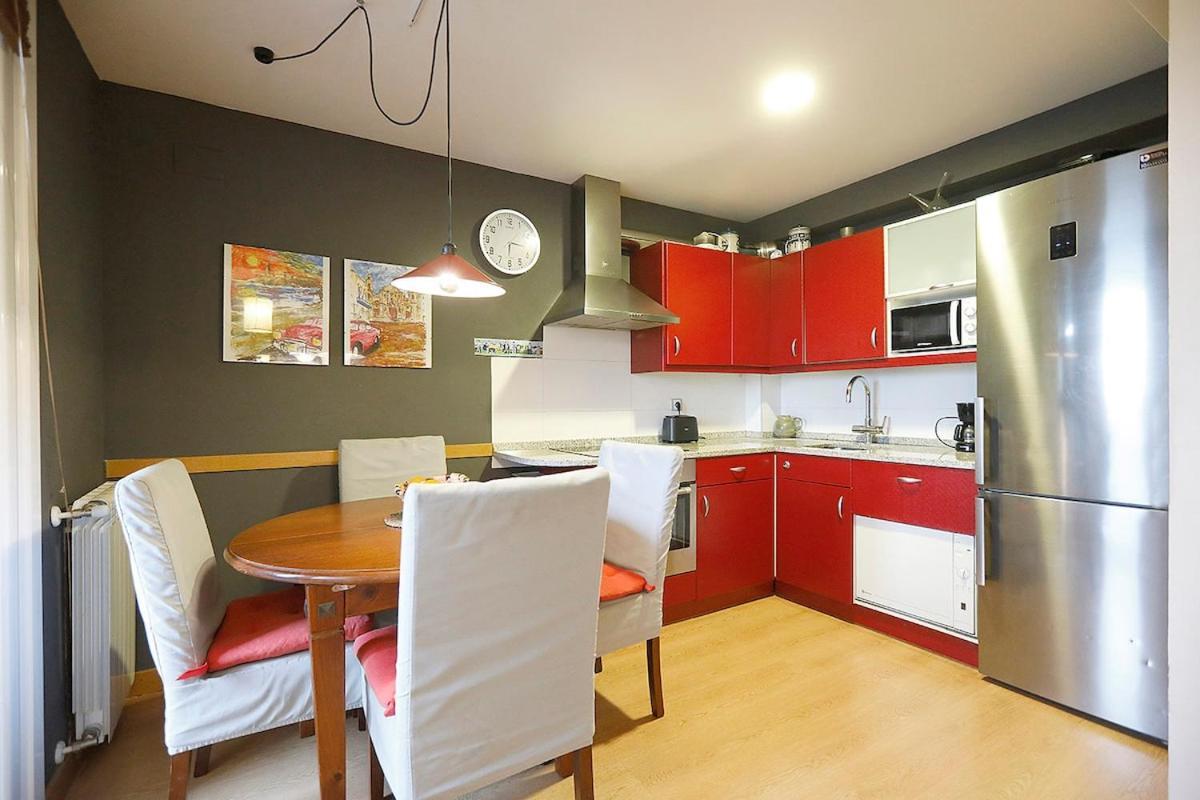 Bright 2 Bedrooms And 2 Bathrooms, Balcony And Views Apartment