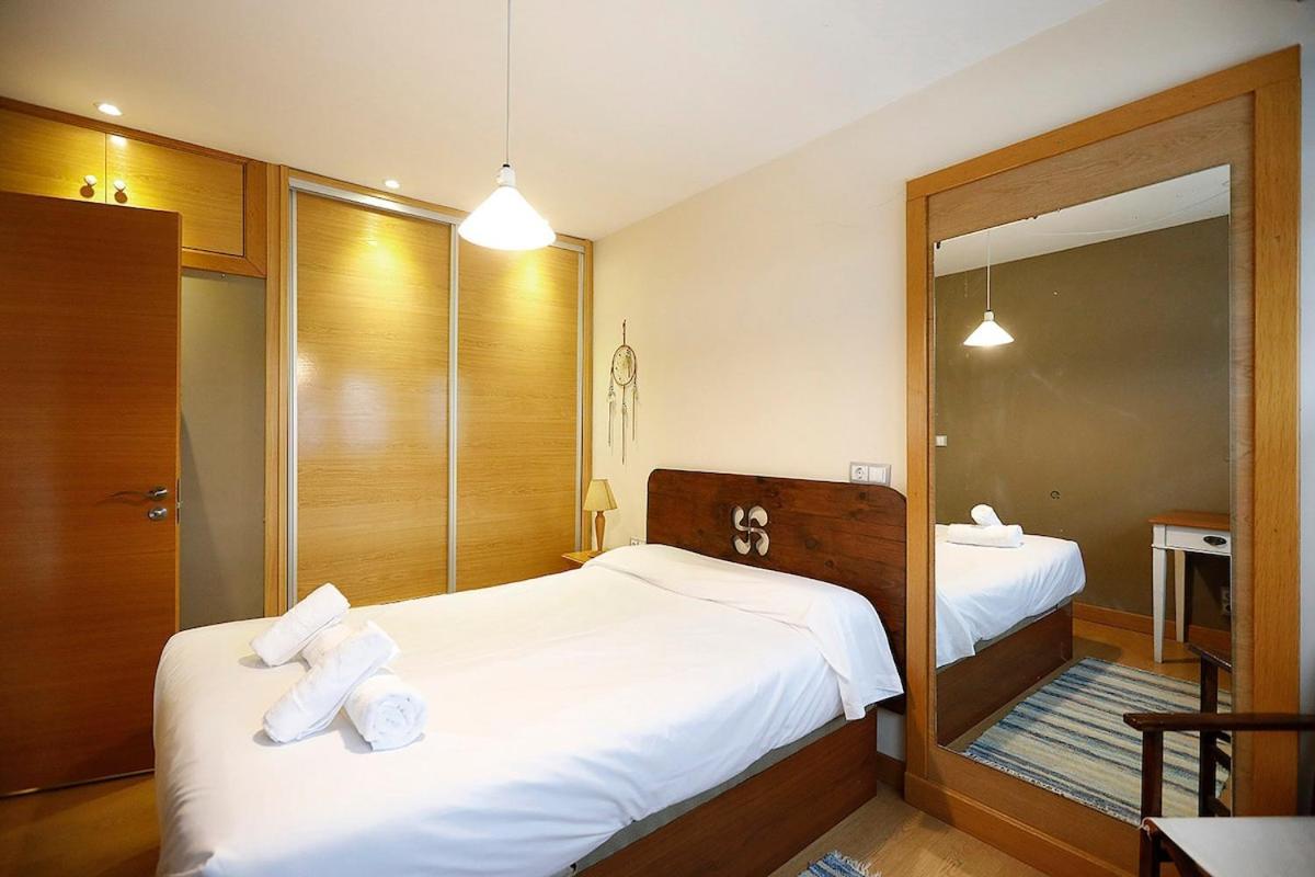 Apartment Bright 2 Bedrooms And 2 Bathrooms, Balcony And Views
